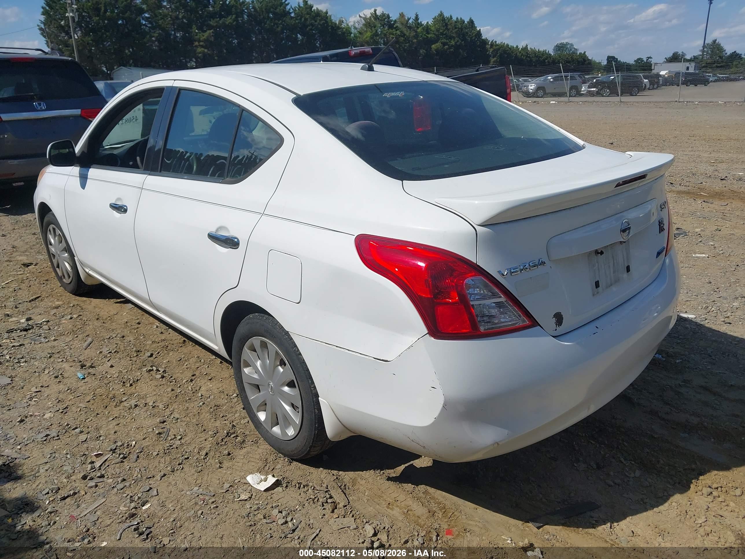 NISSAN VERSA image 3