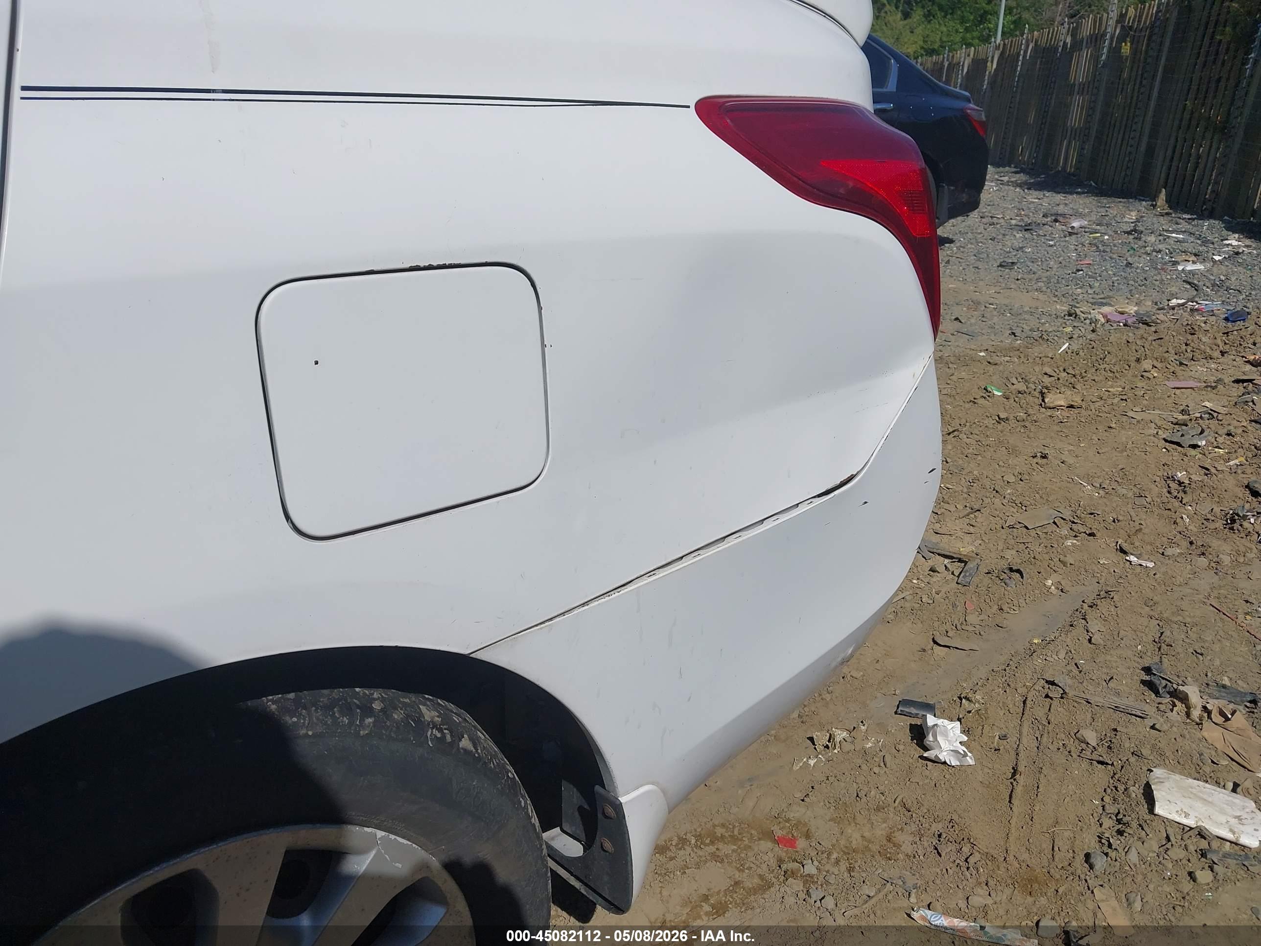 NISSAN VERSA image 6
