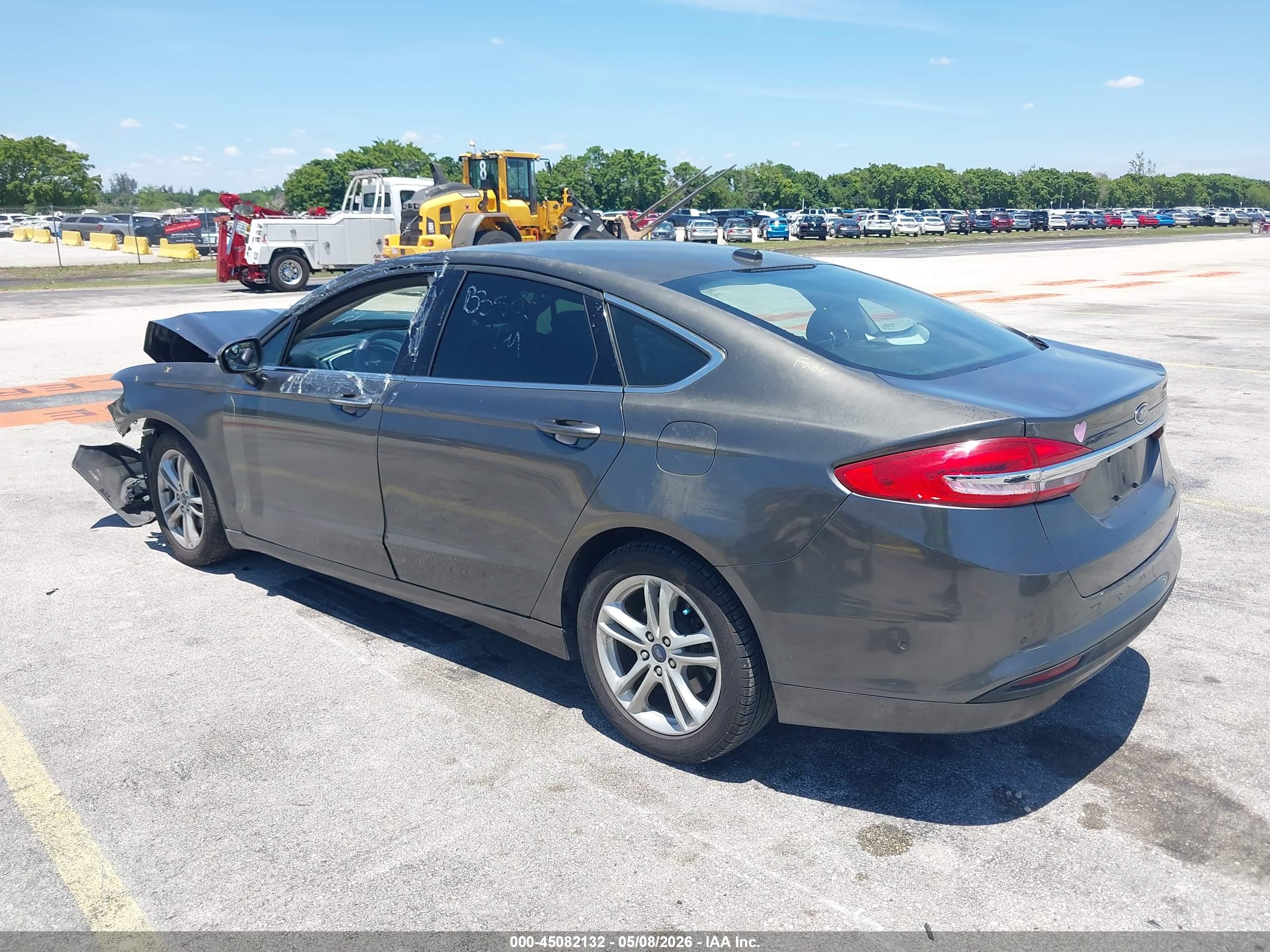 FORD FUSION image 3