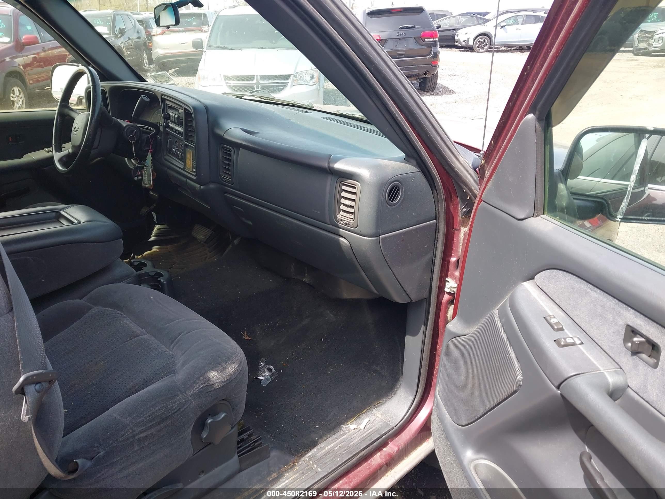 CHEVROLET SILVERADO image 5