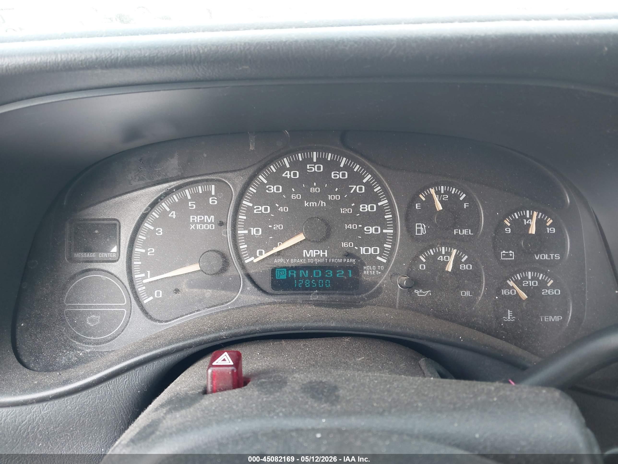 CHEVROLET SILVERADO image 7
