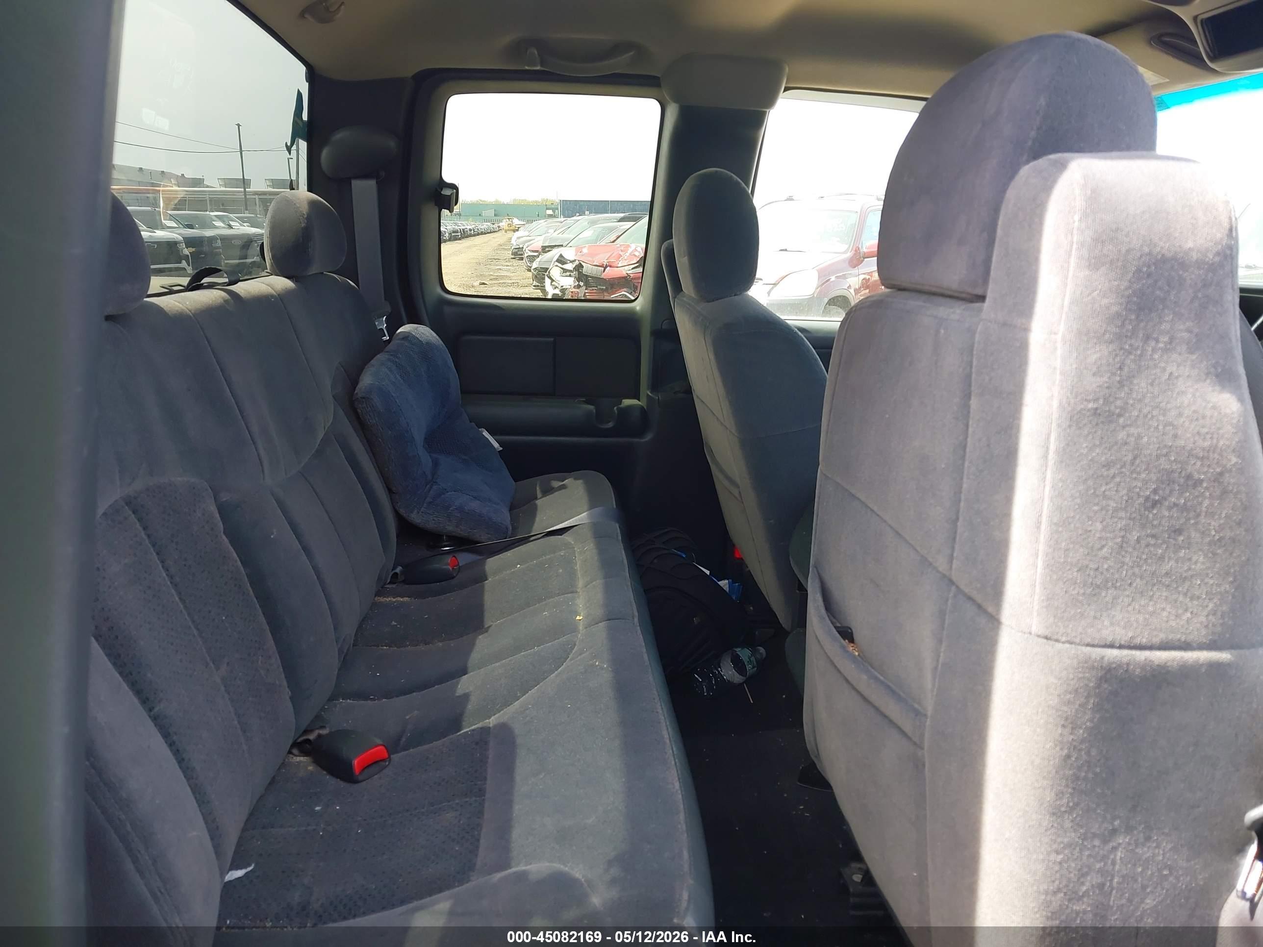 CHEVROLET SILVERADO image 8