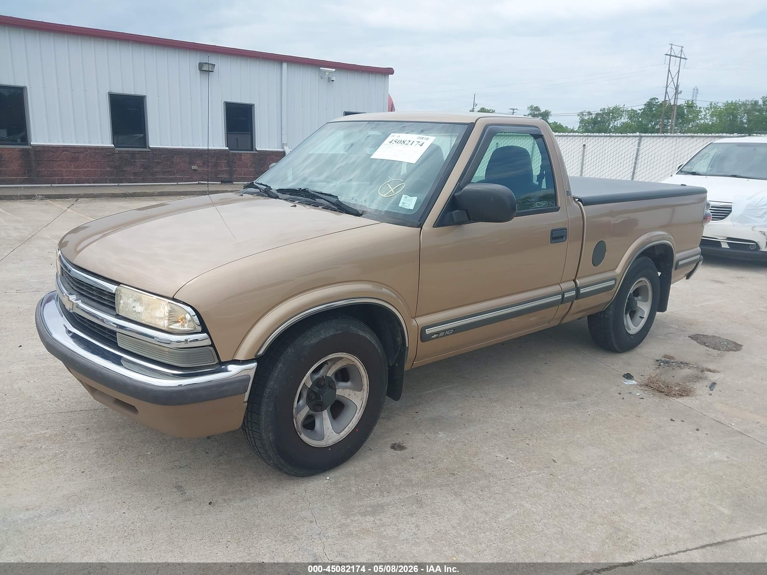 CHEVROLET S-10 image 2