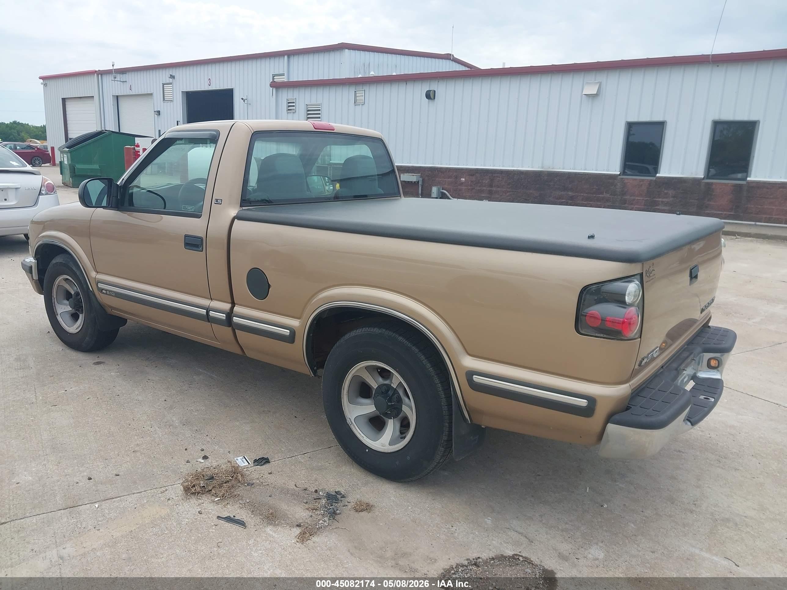 CHEVROLET S-10 image 3