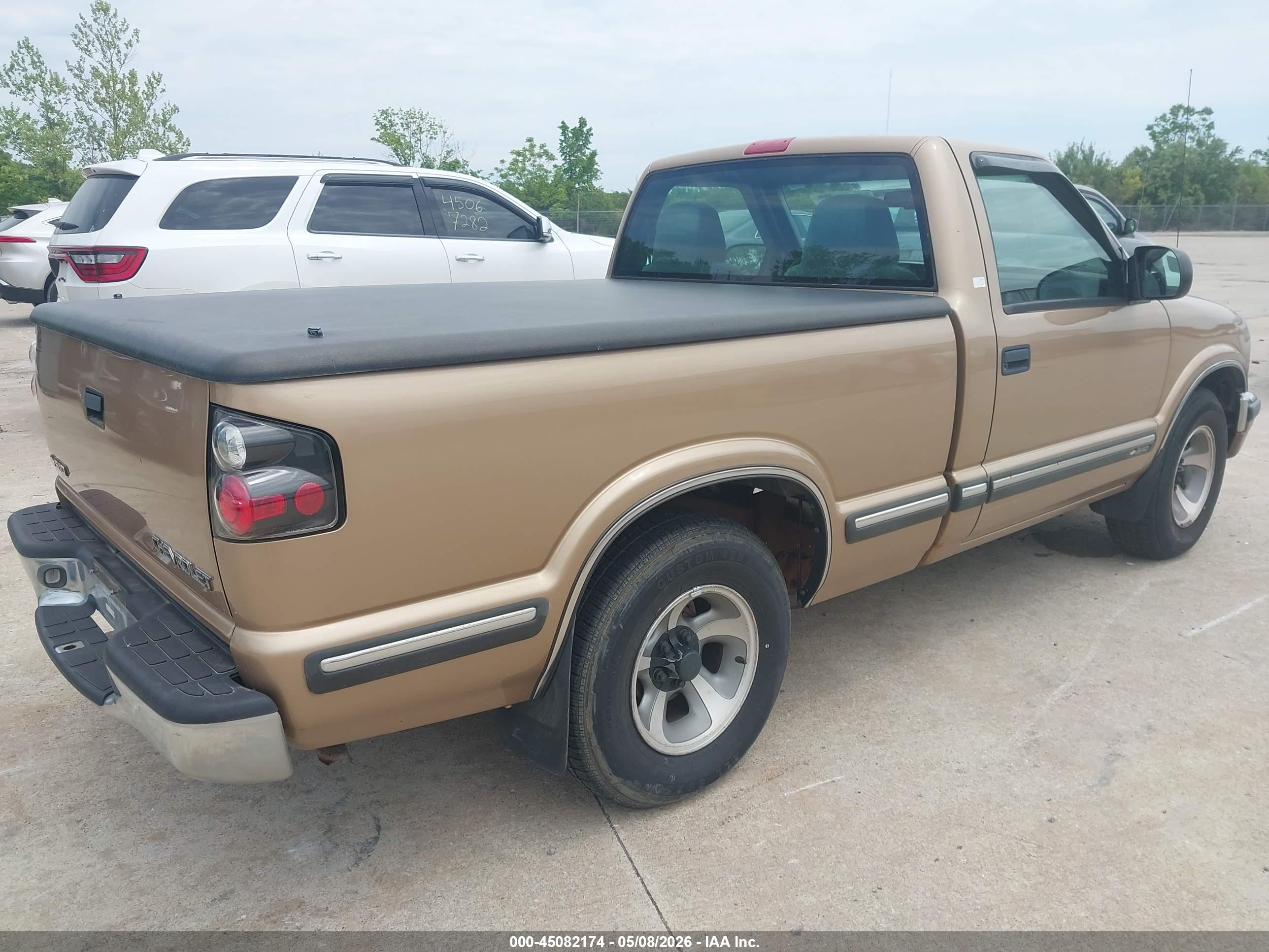 CHEVROLET S-10 image 4