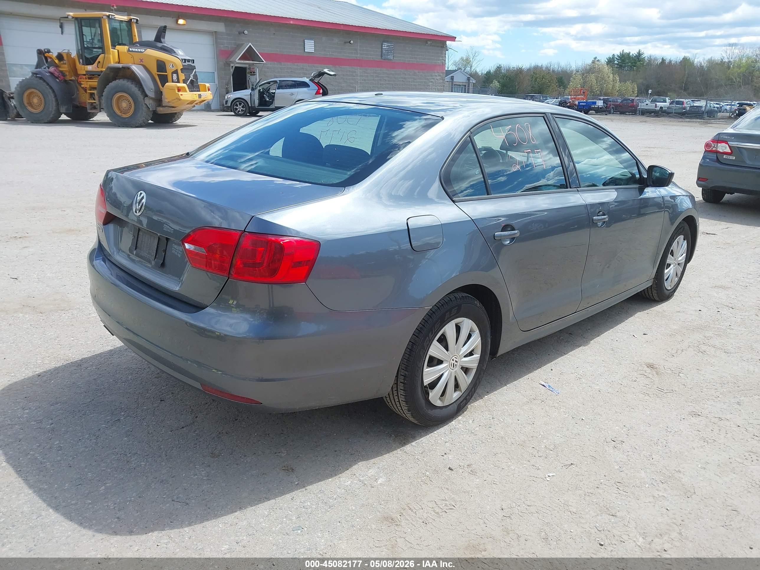 VOLKSWAGEN JETTA image 4