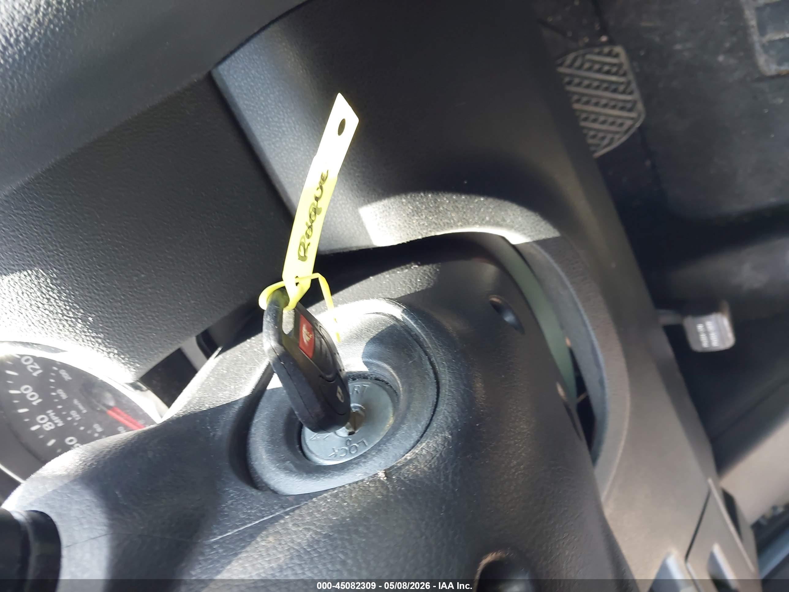 NISSAN ROGUE image 11