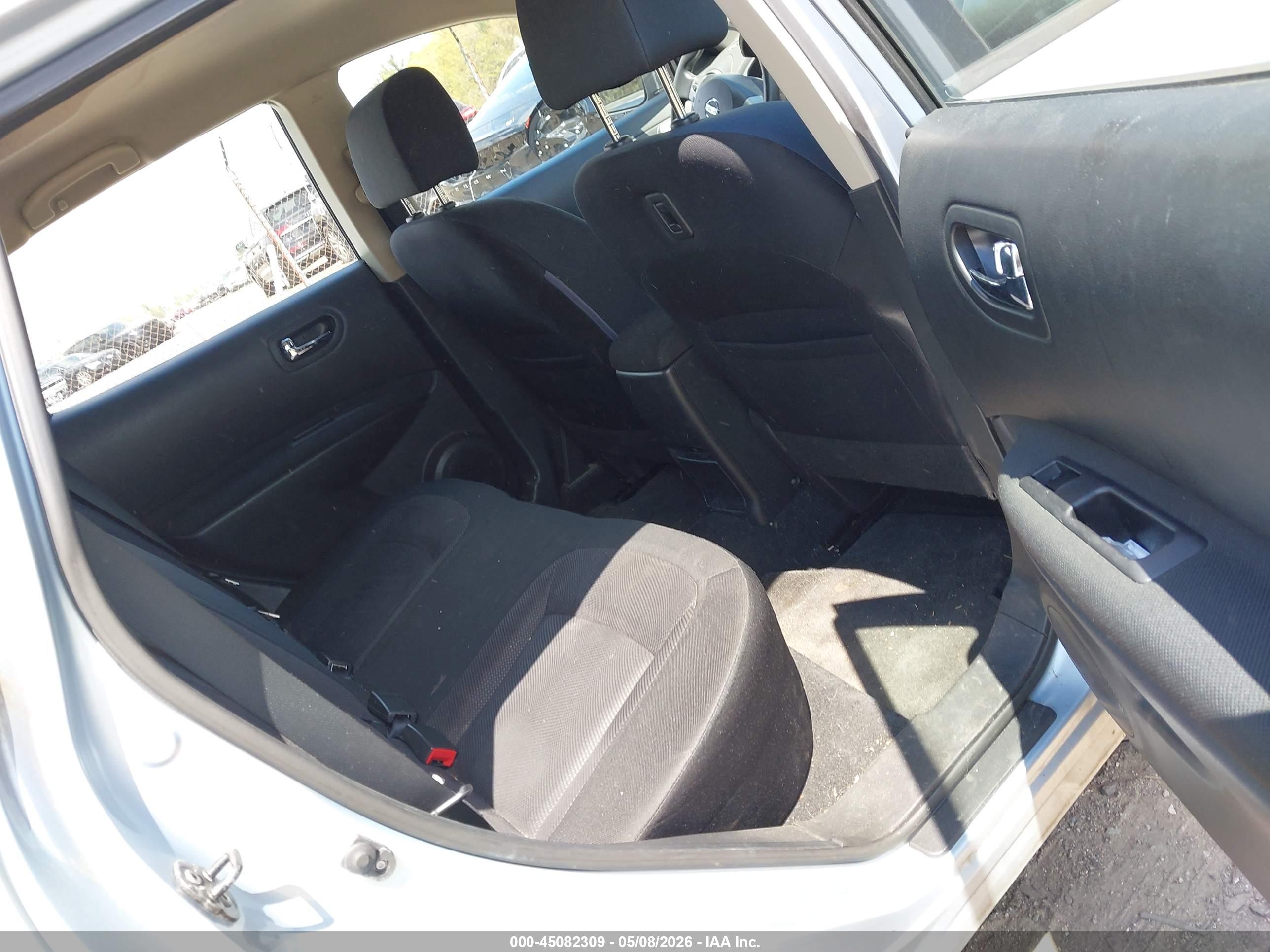 NISSAN ROGUE image 8