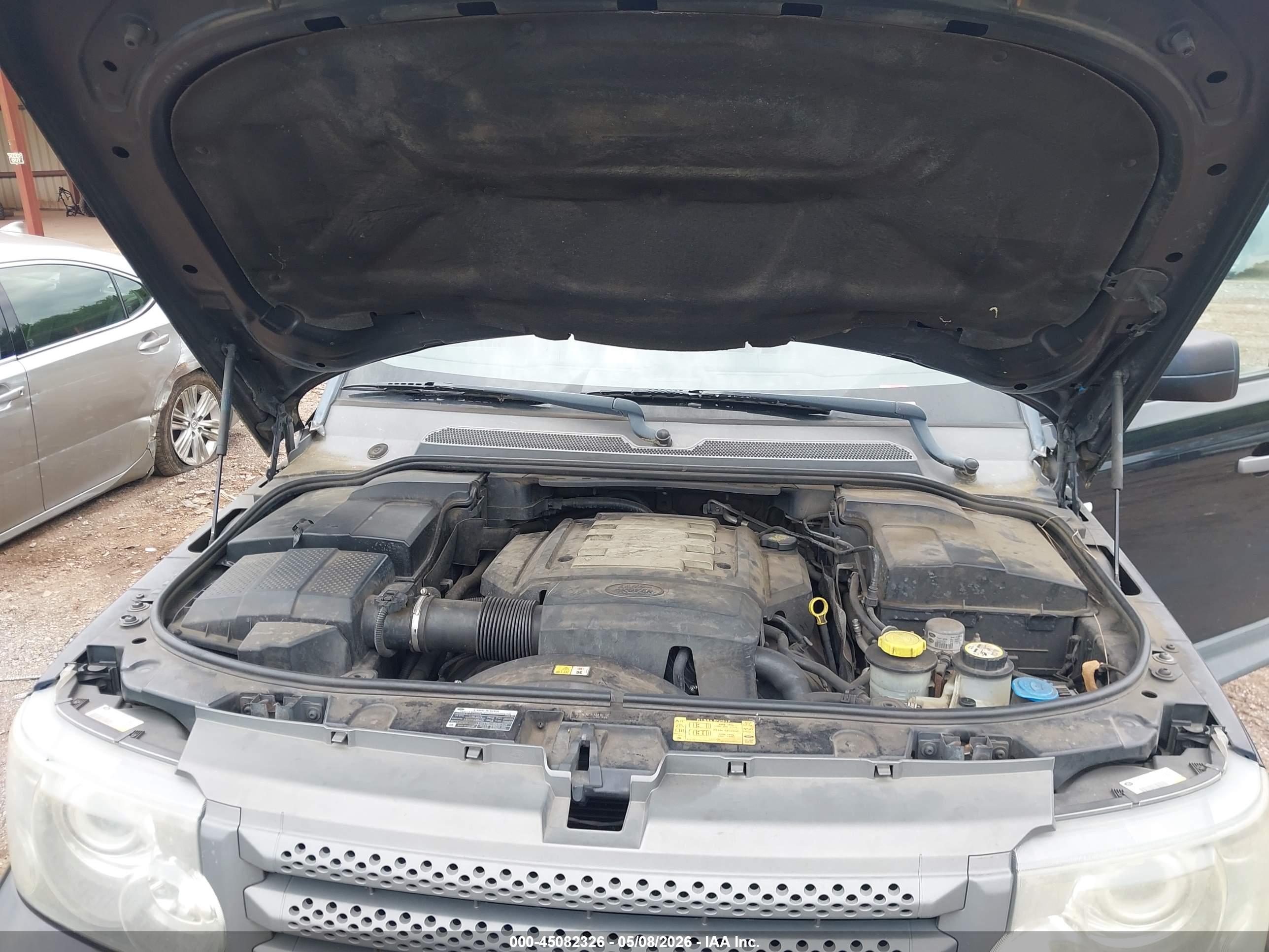 LAND ROVER image 10