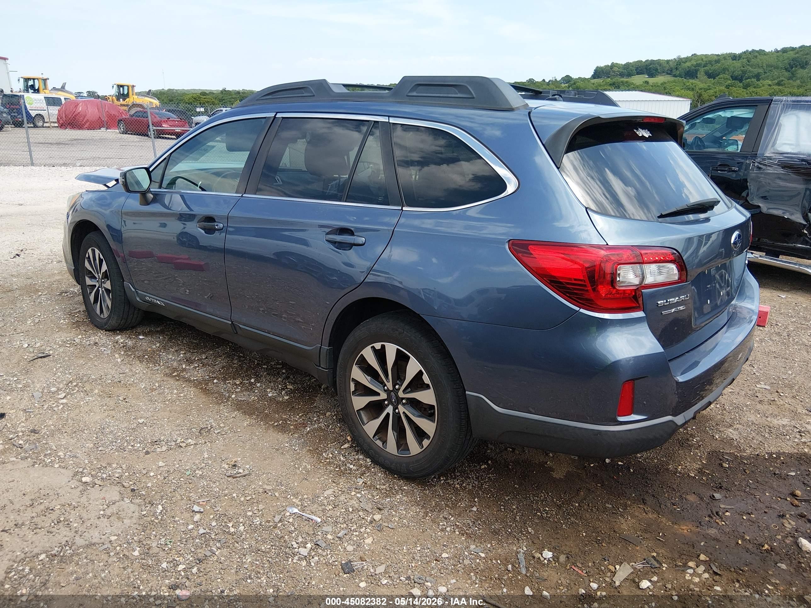 SUBARU OUTBACK image 3