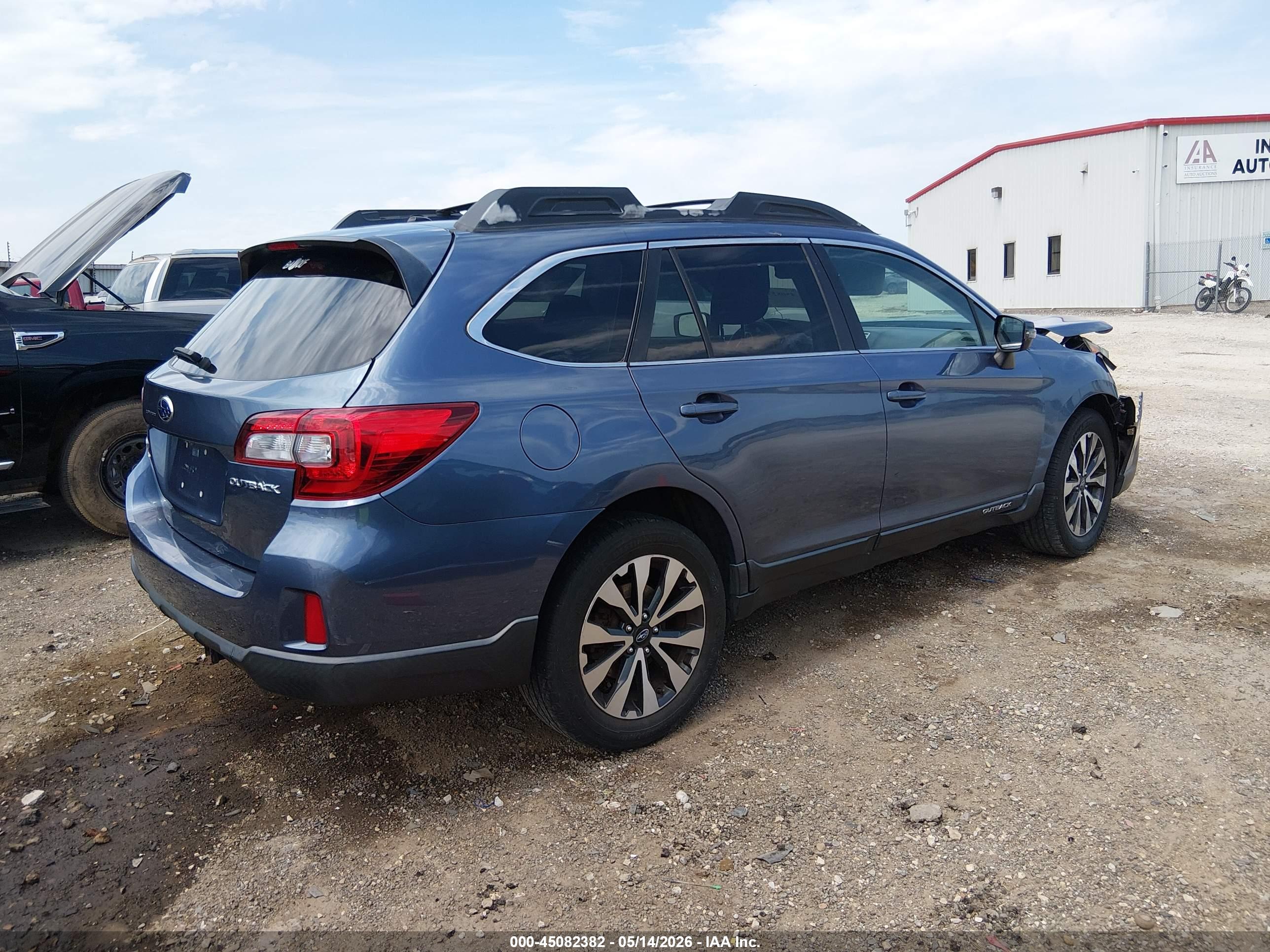 SUBARU OUTBACK image 4