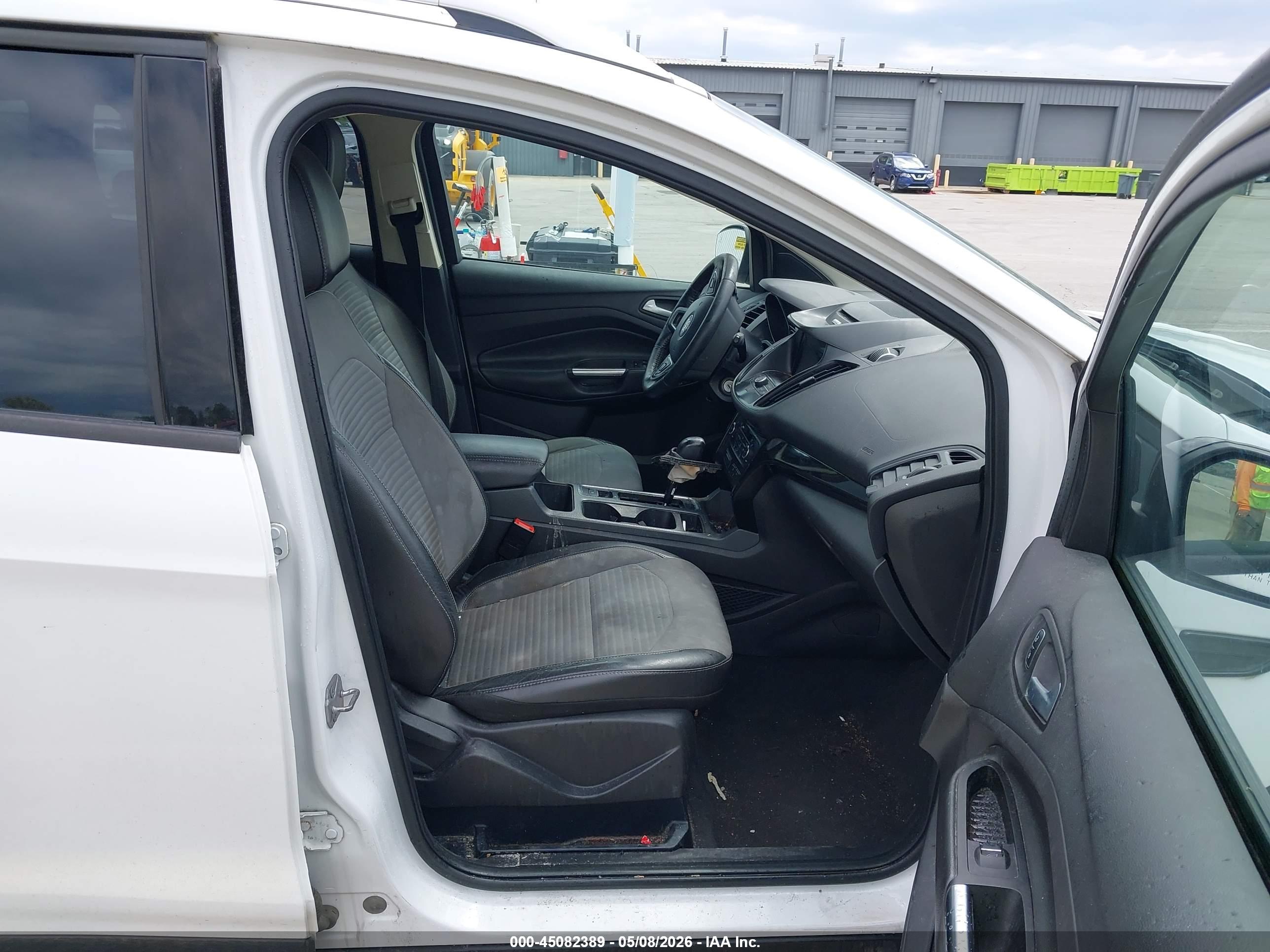 FORD ESCAPE image 5
