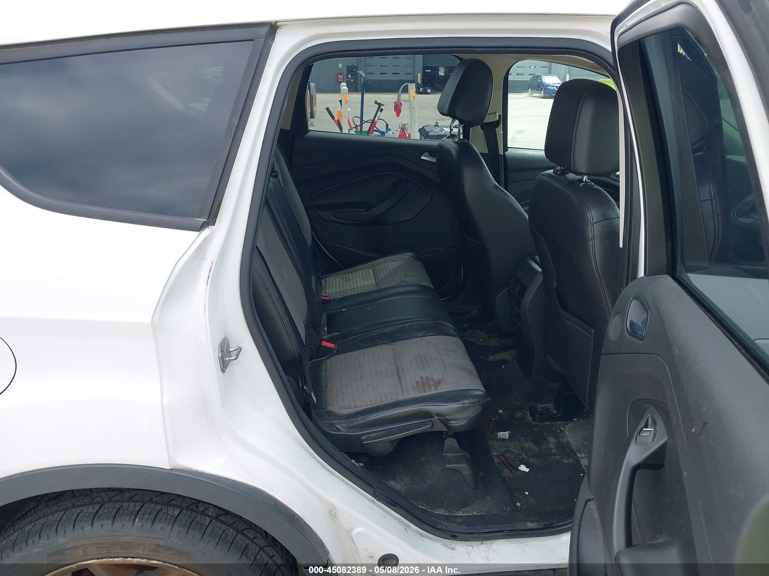 FORD ESCAPE image 8
