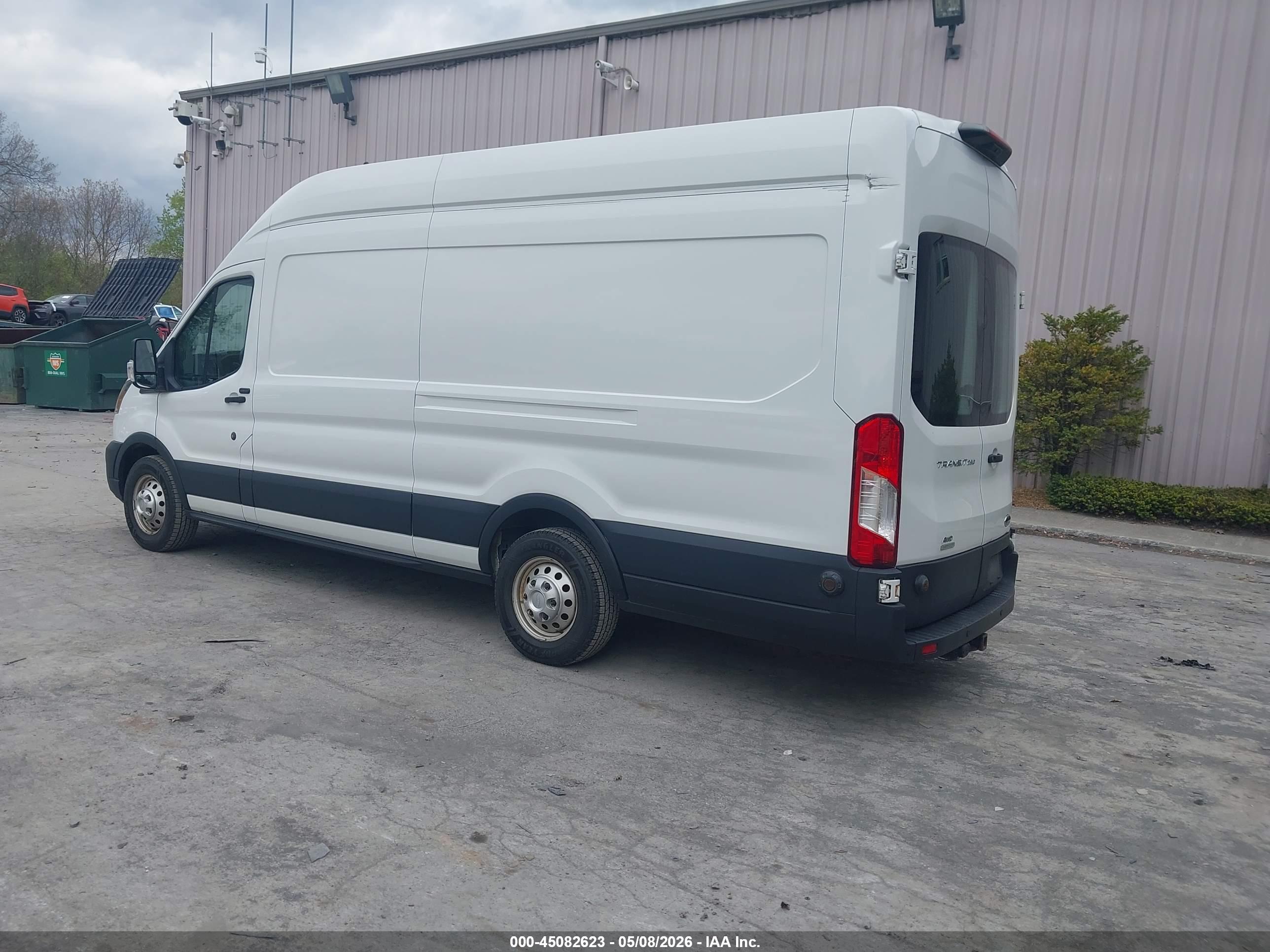 FORD TRANSIT-250 image 3