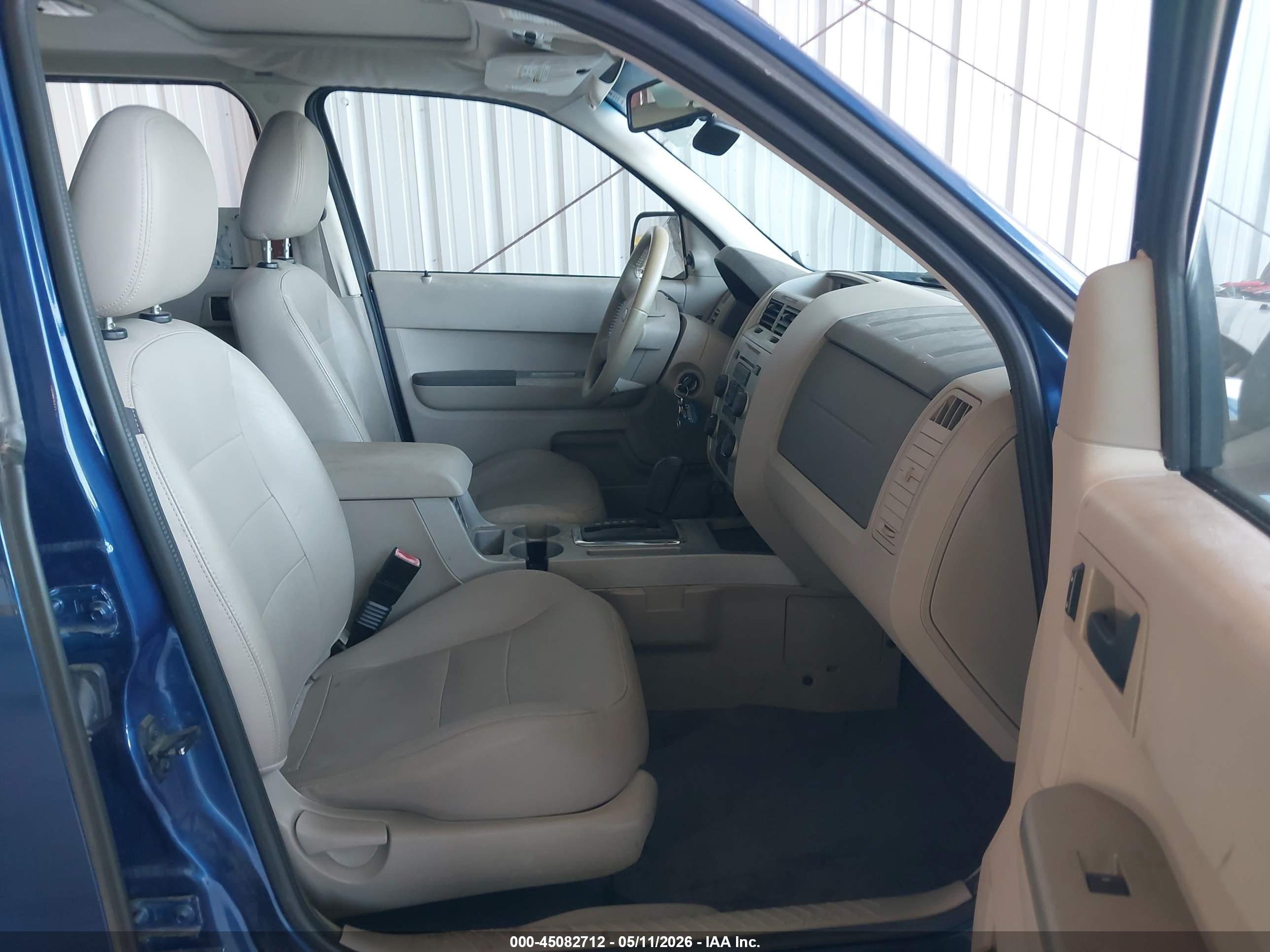 FORD ESCAPE image 5