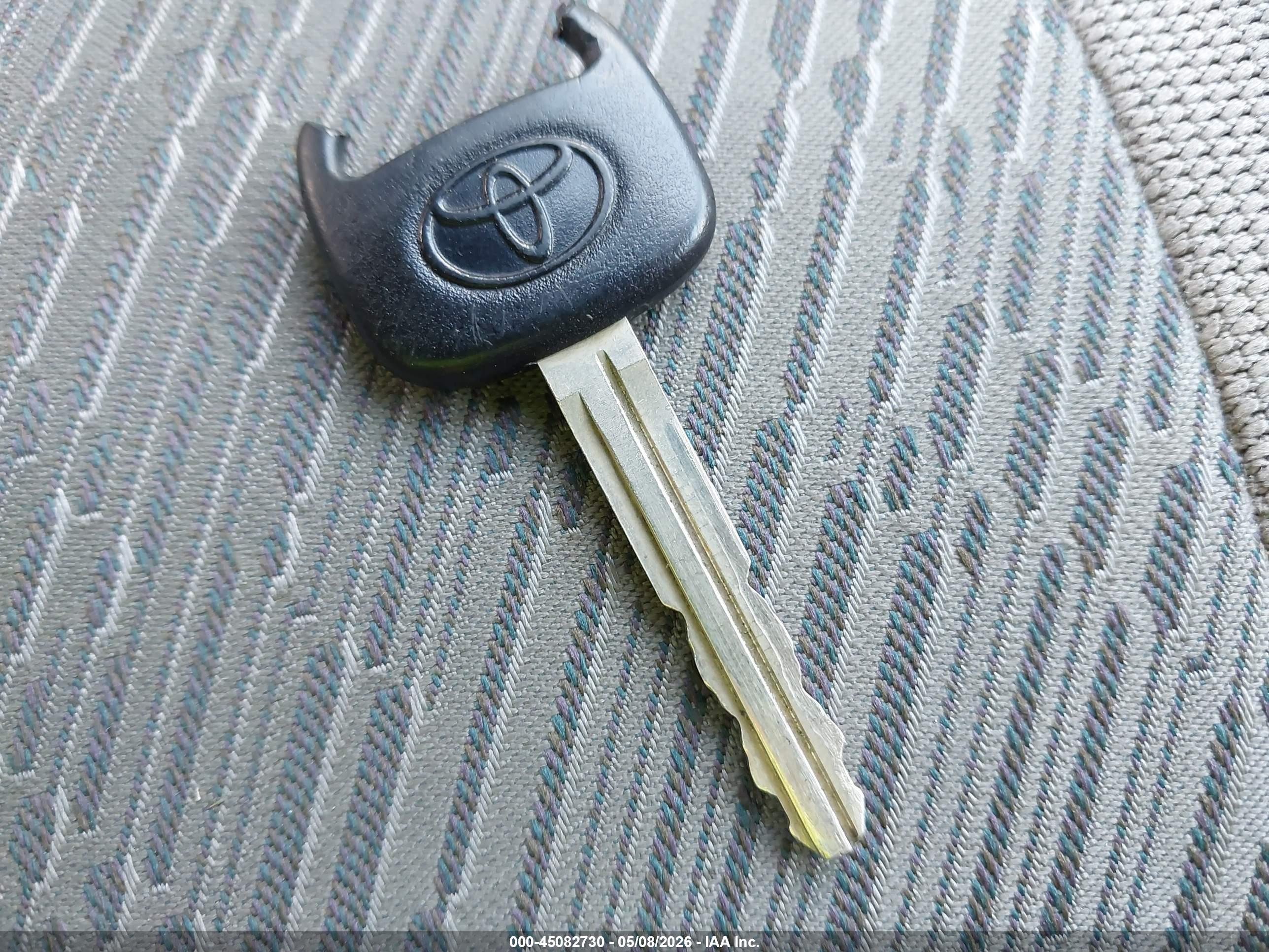TOYOTA RAV4 image 11