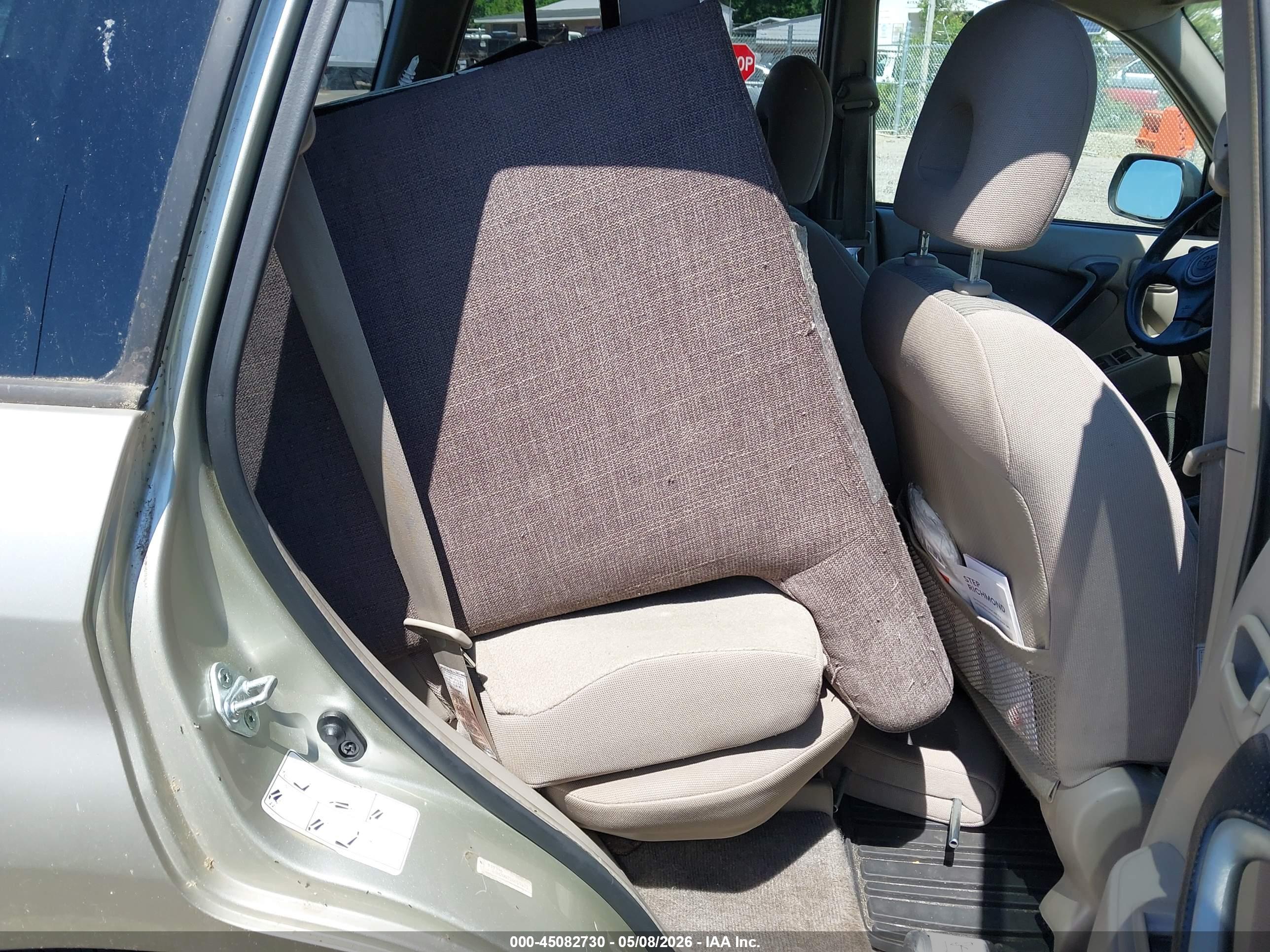 TOYOTA RAV4 image 8