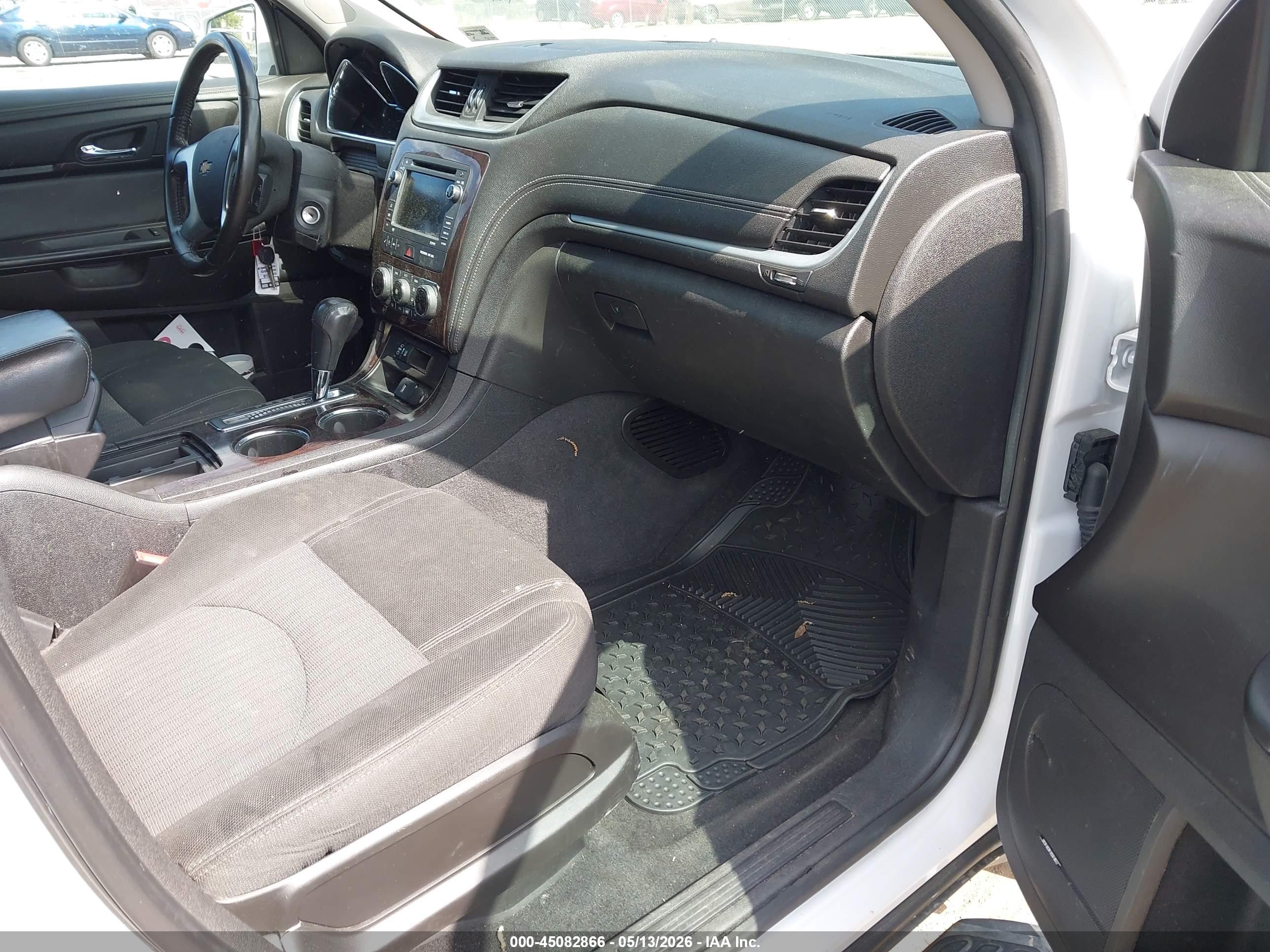 CHEVROLET TRAVERSE image 5