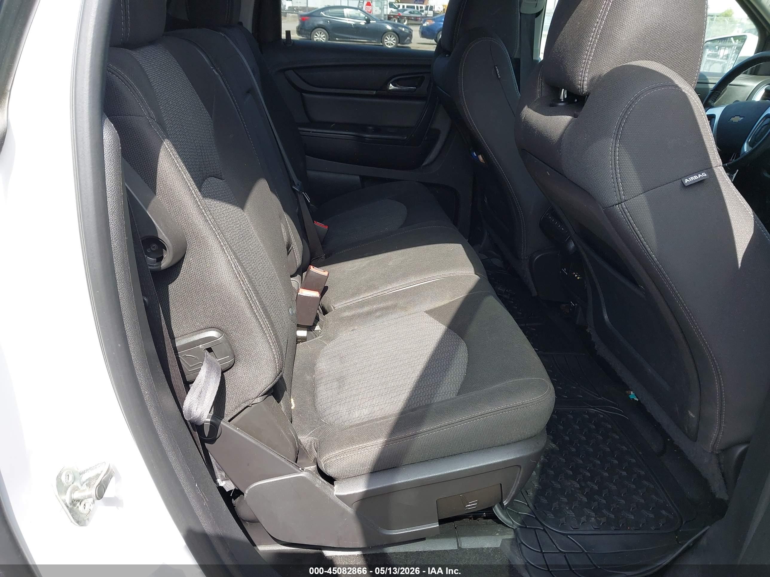 CHEVROLET TRAVERSE image 8