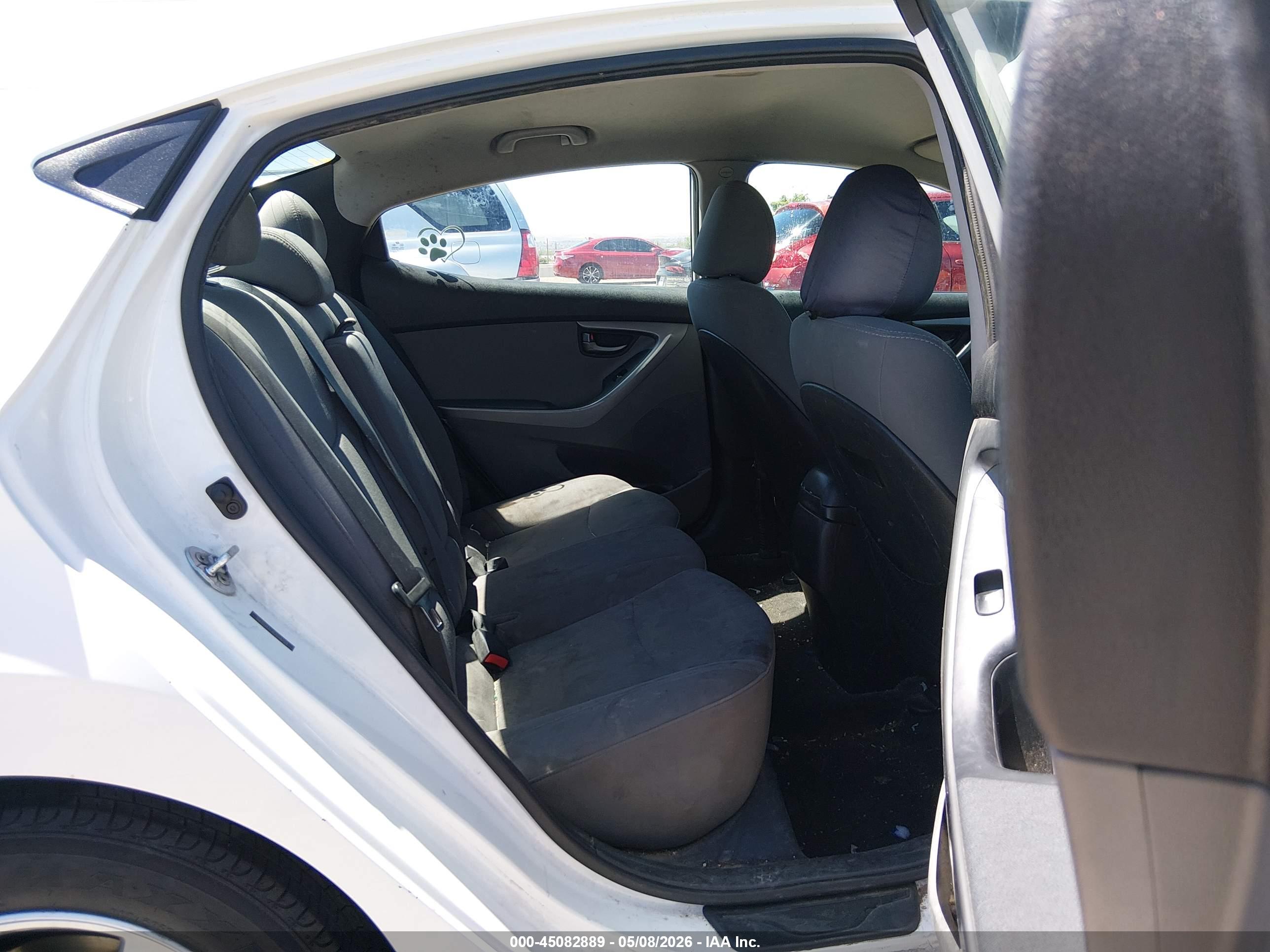 HYUNDAI ELANTRA image 8