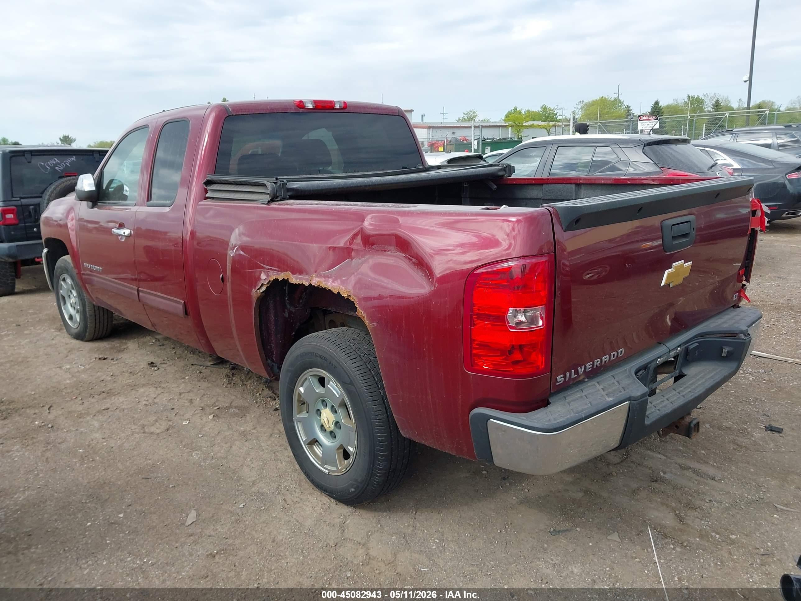 CHEVROLET SILVERADO image 3
