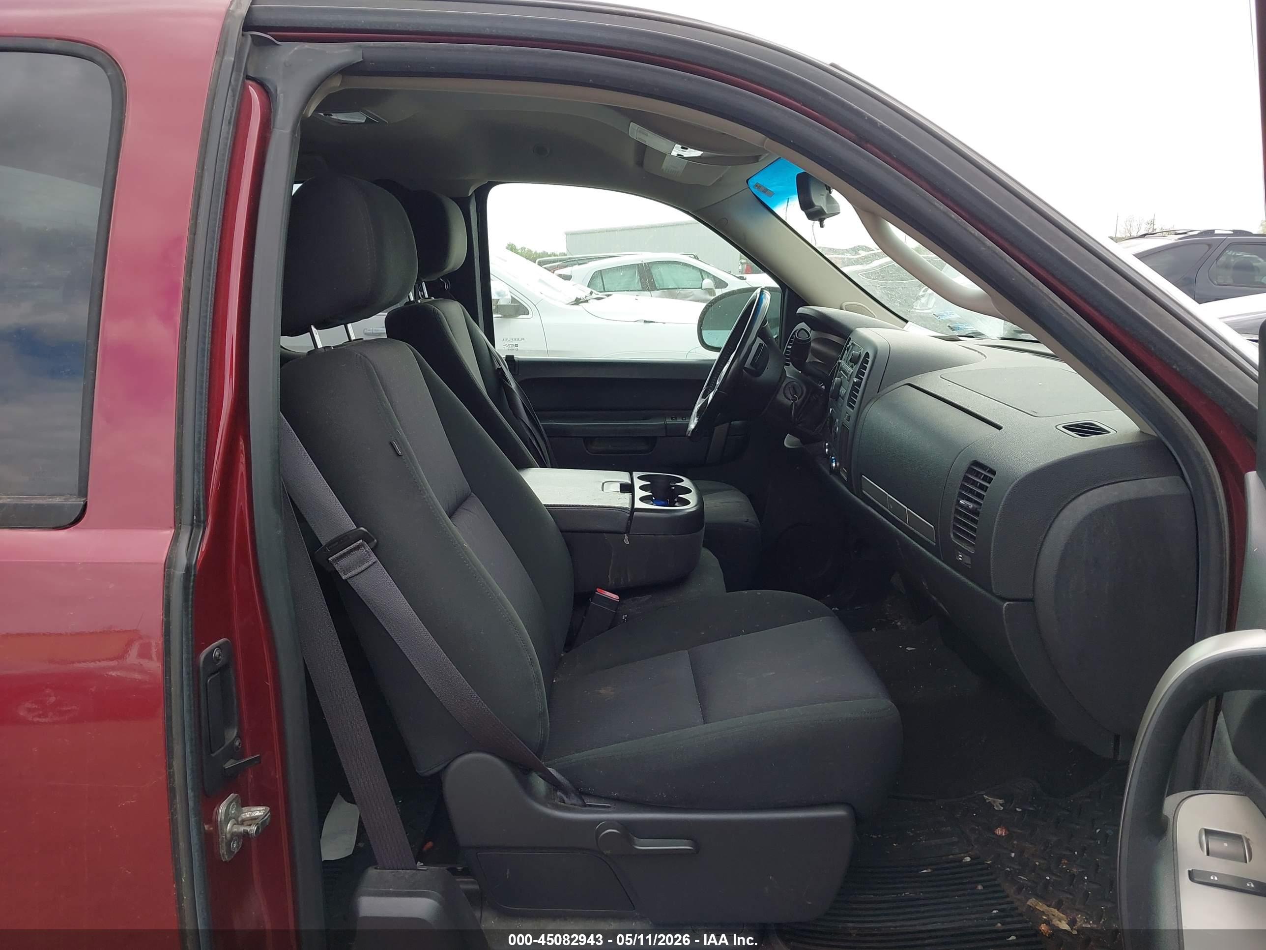 CHEVROLET SILVERADO image 5