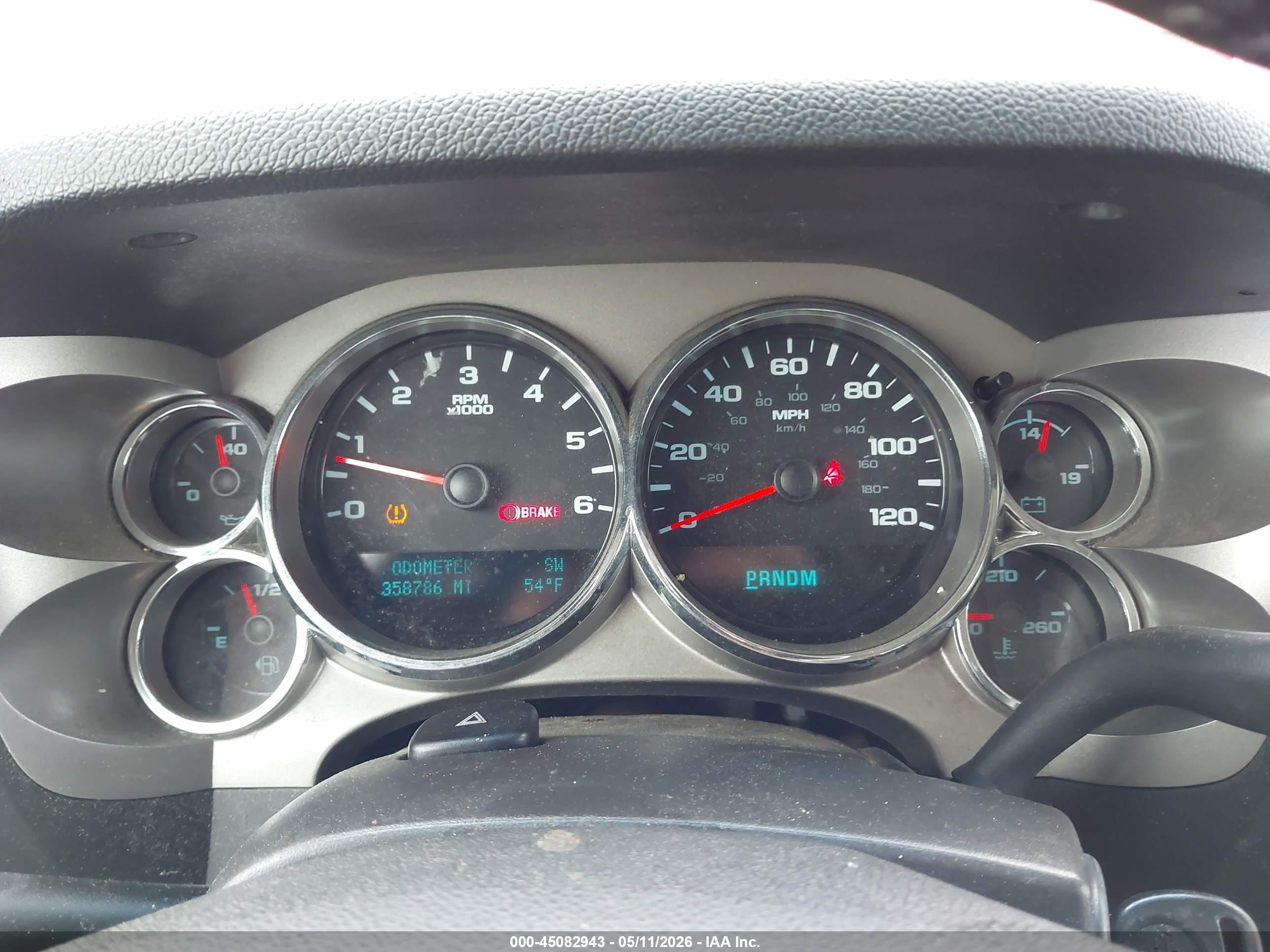 CHEVROLET SILVERADO image 7