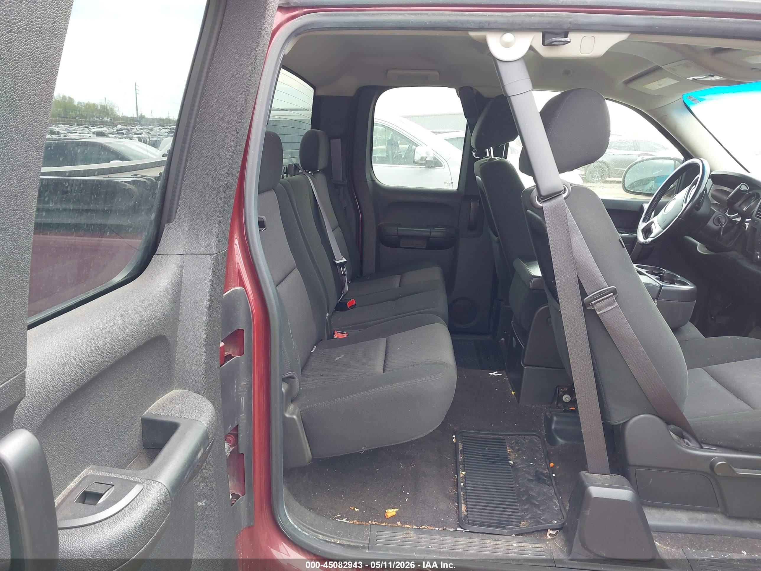 CHEVROLET SILVERADO image 8