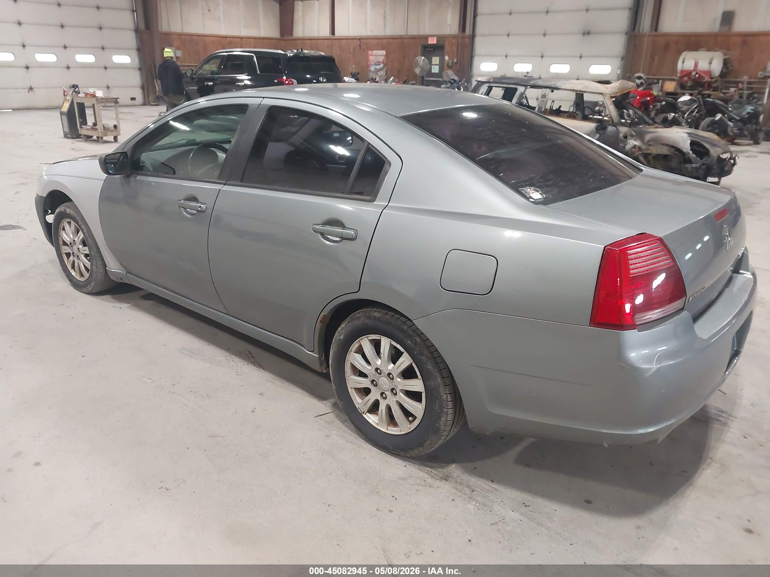 MITSUBISHI GALANT image 3