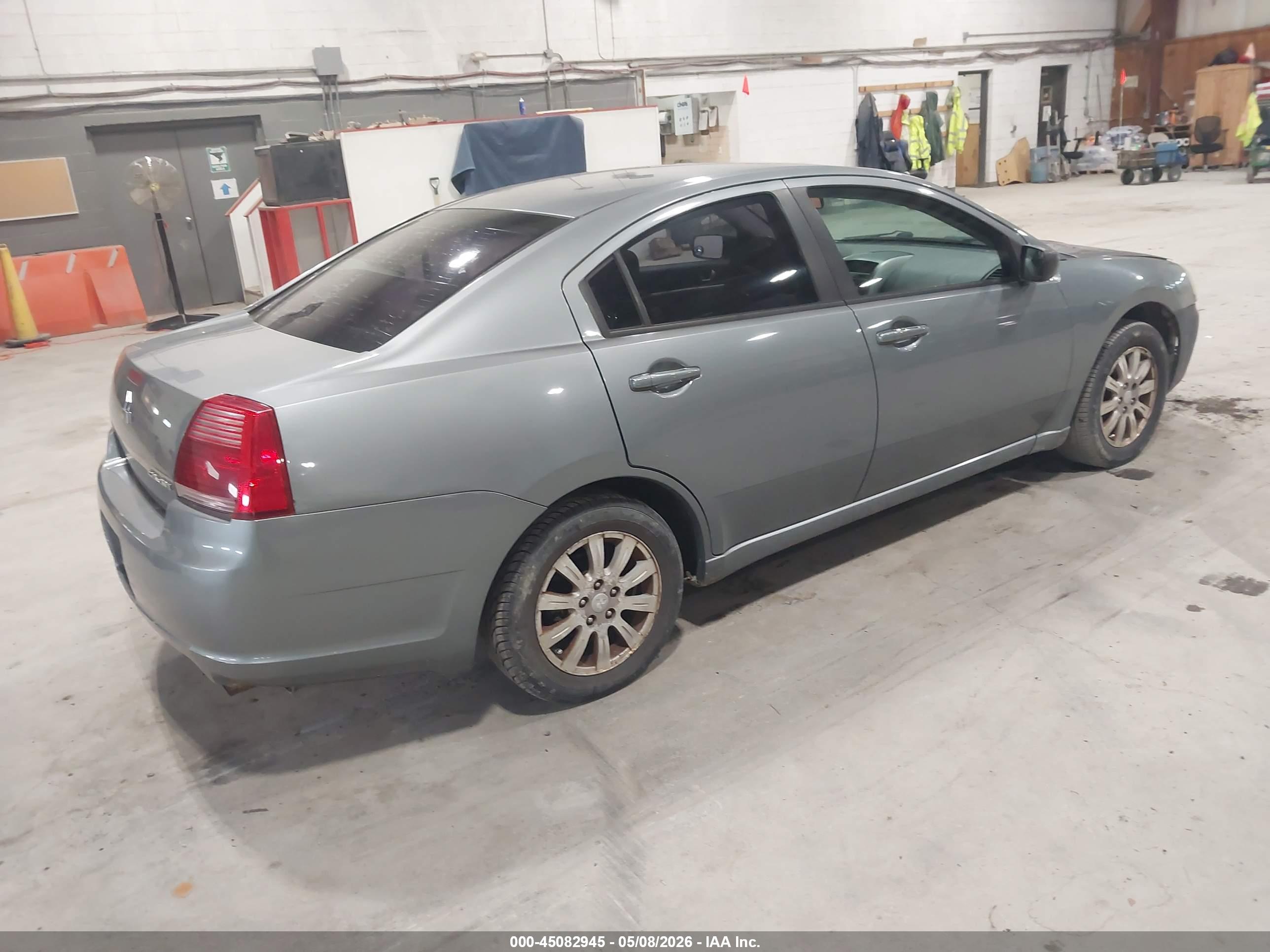 MITSUBISHI GALANT image 4
