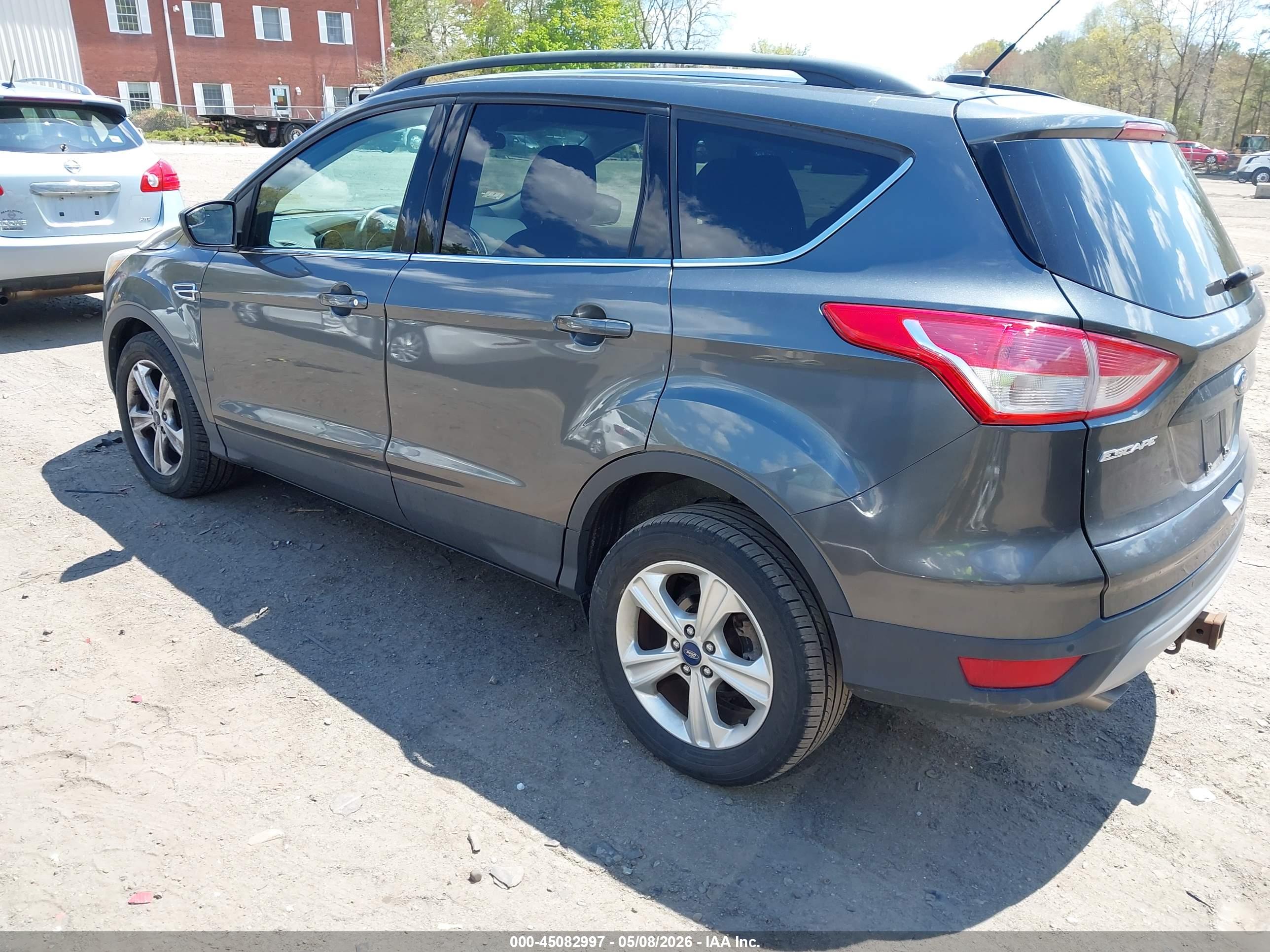 FORD ESCAPE image 3