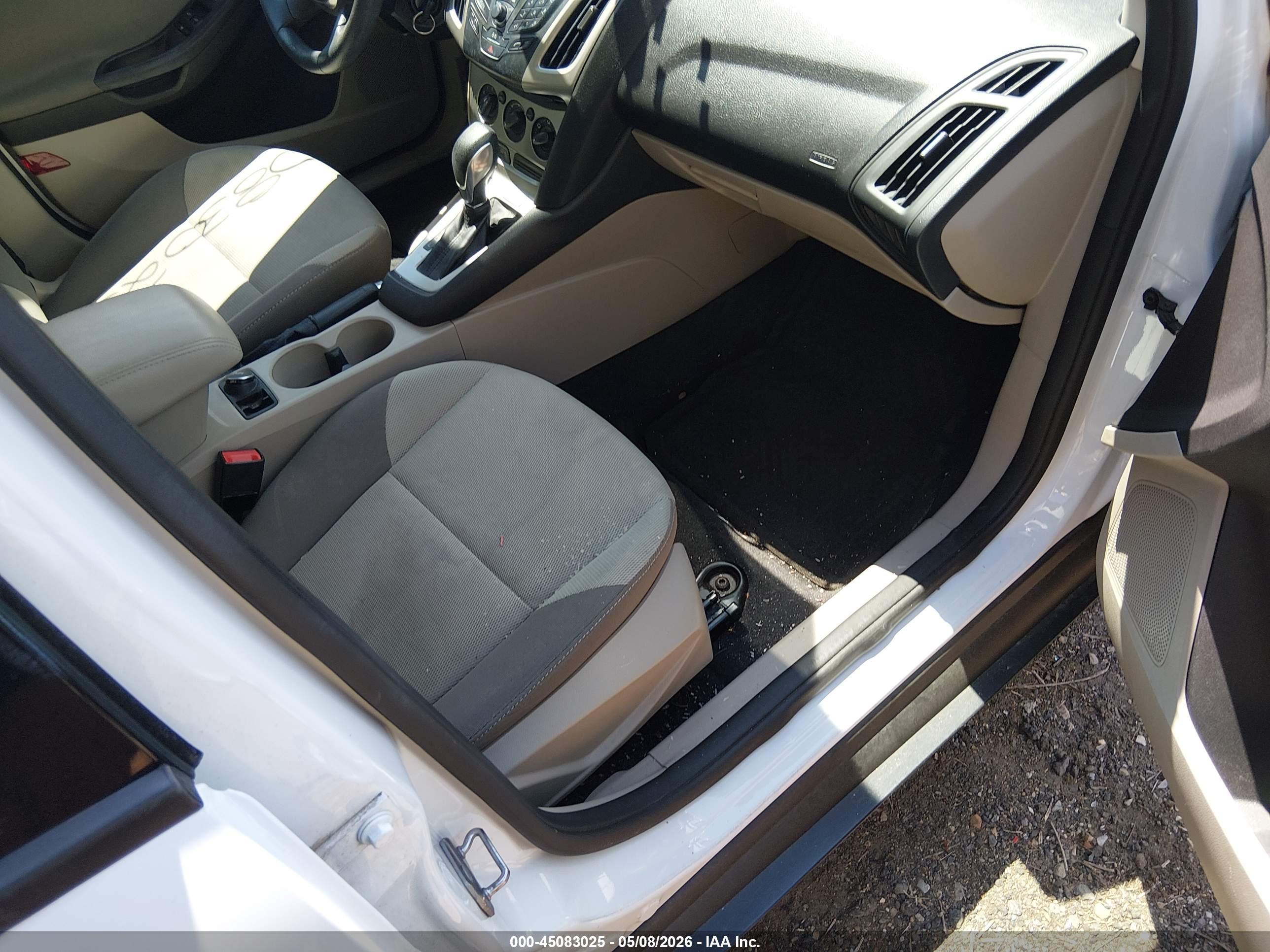 FORD FOCUS image 5