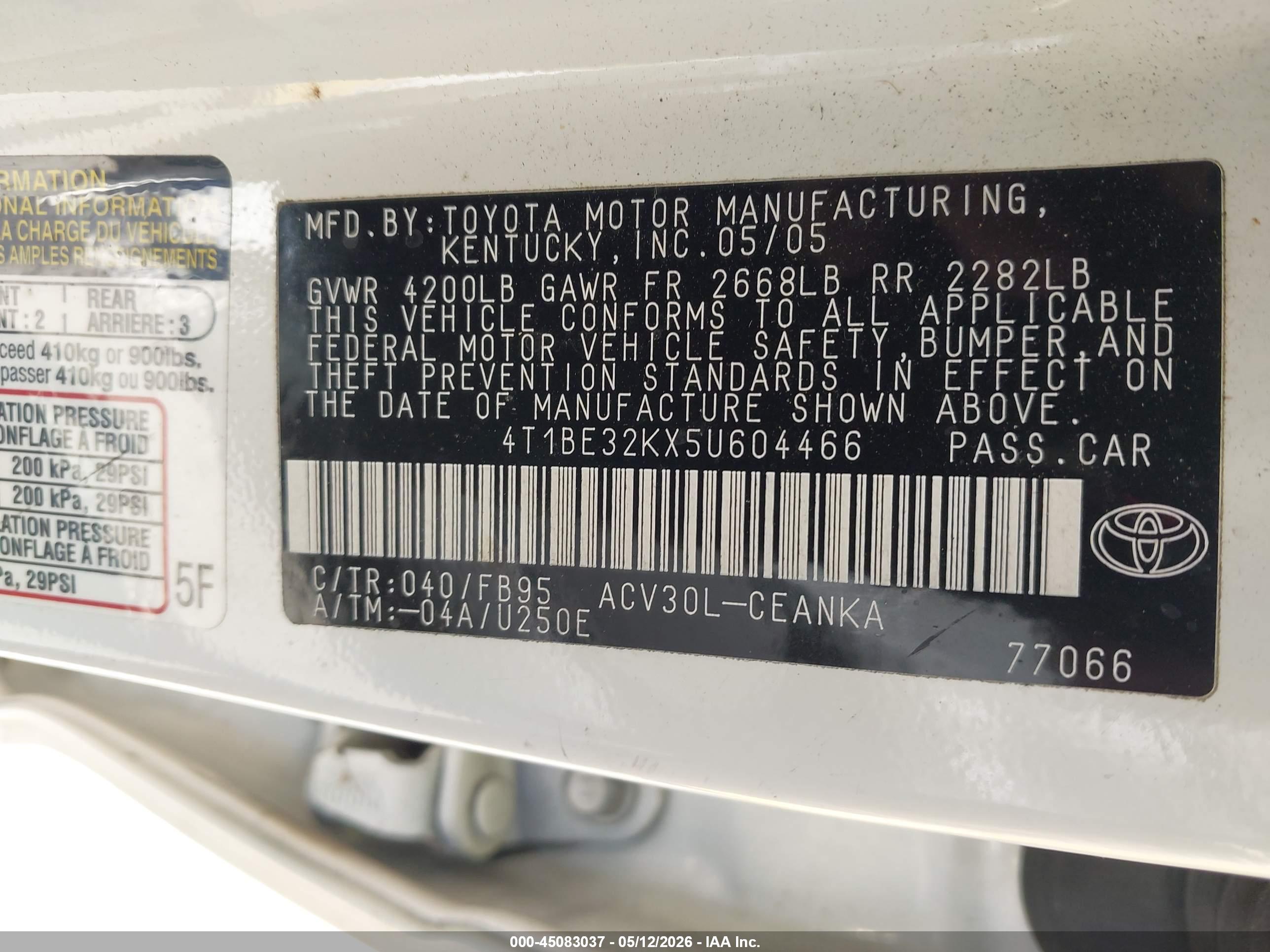 TOYOTA CAMRY image 9