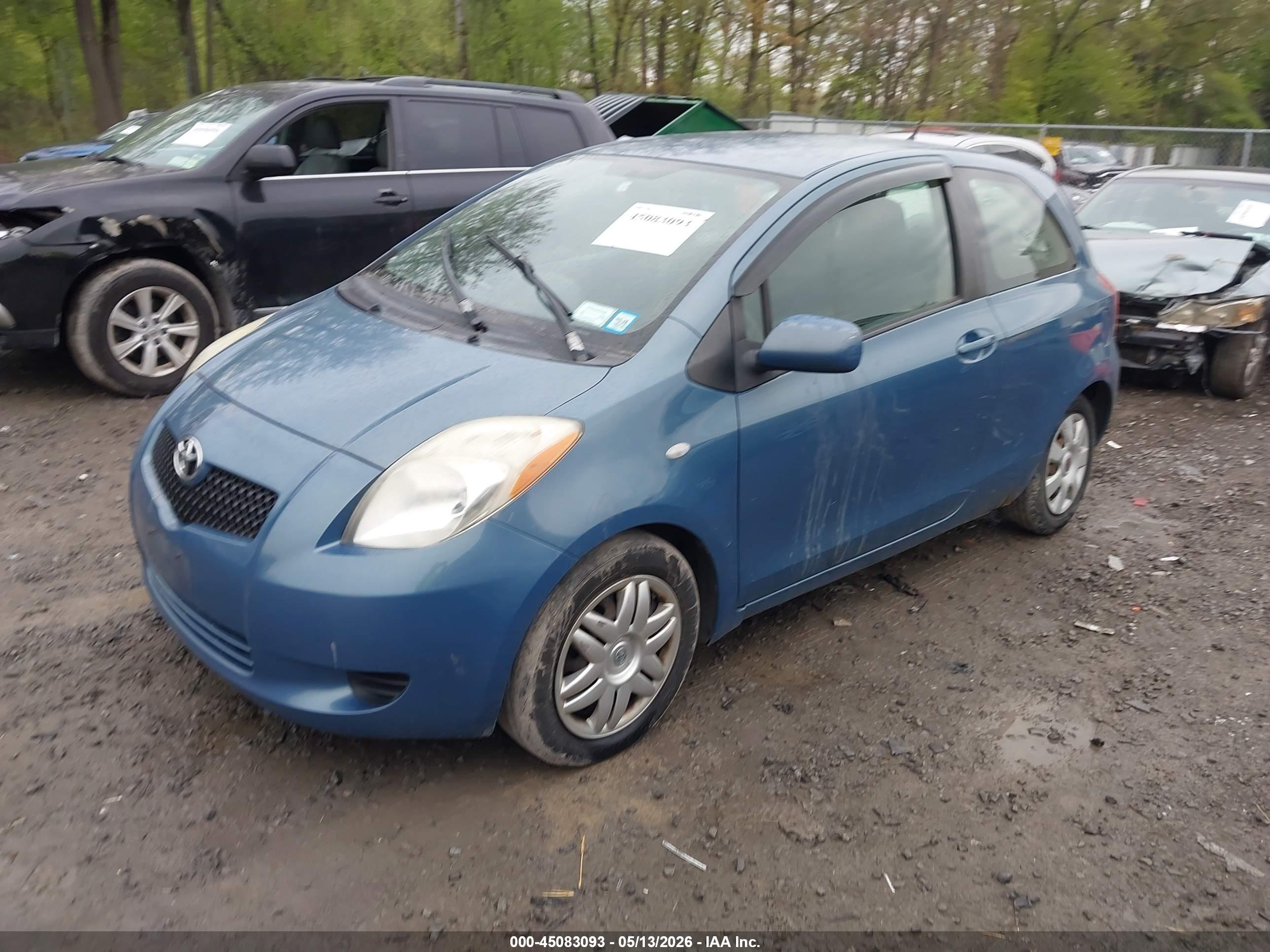 TOYOTA YARIS image 2