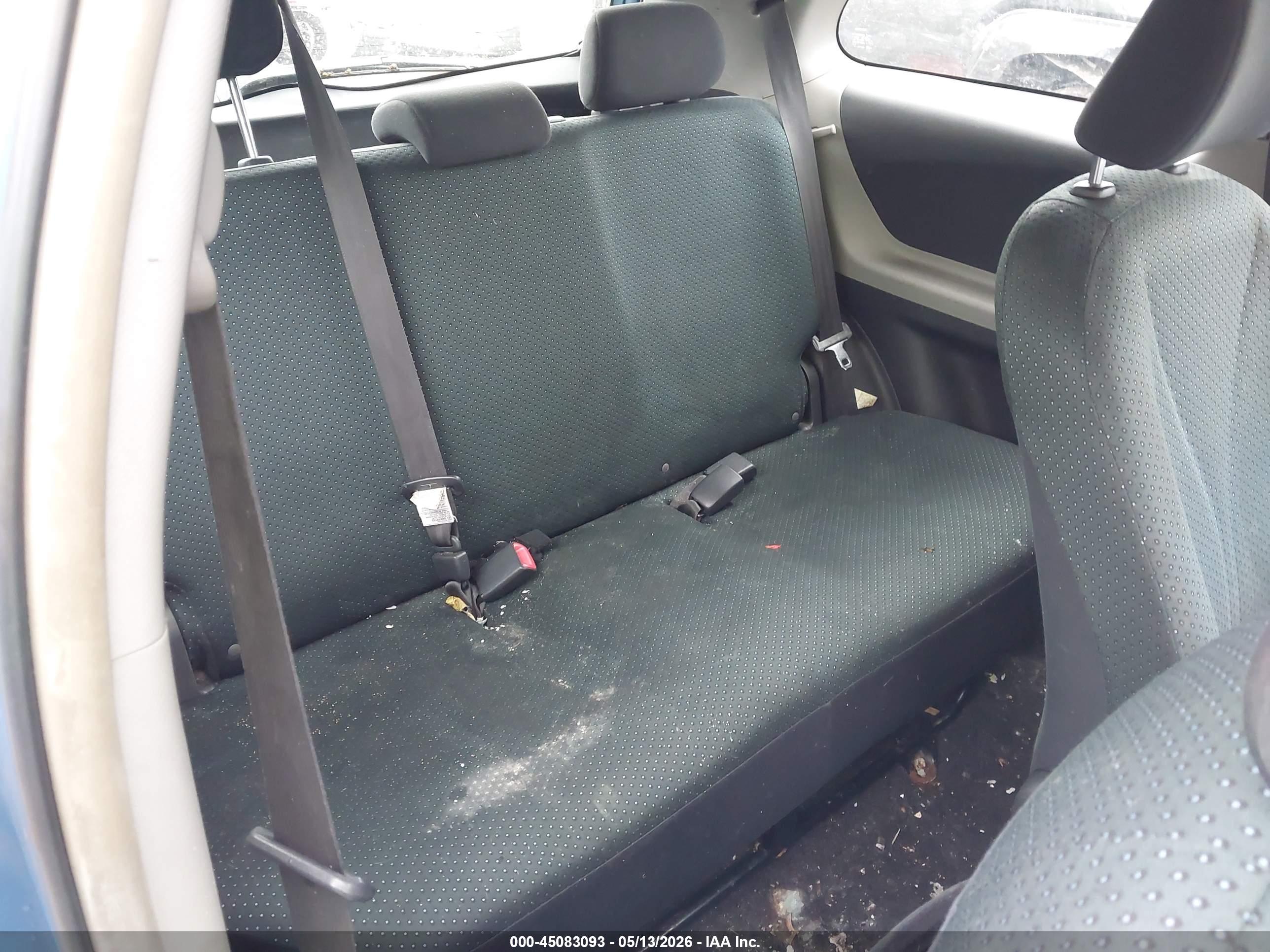 TOYOTA YARIS image 8