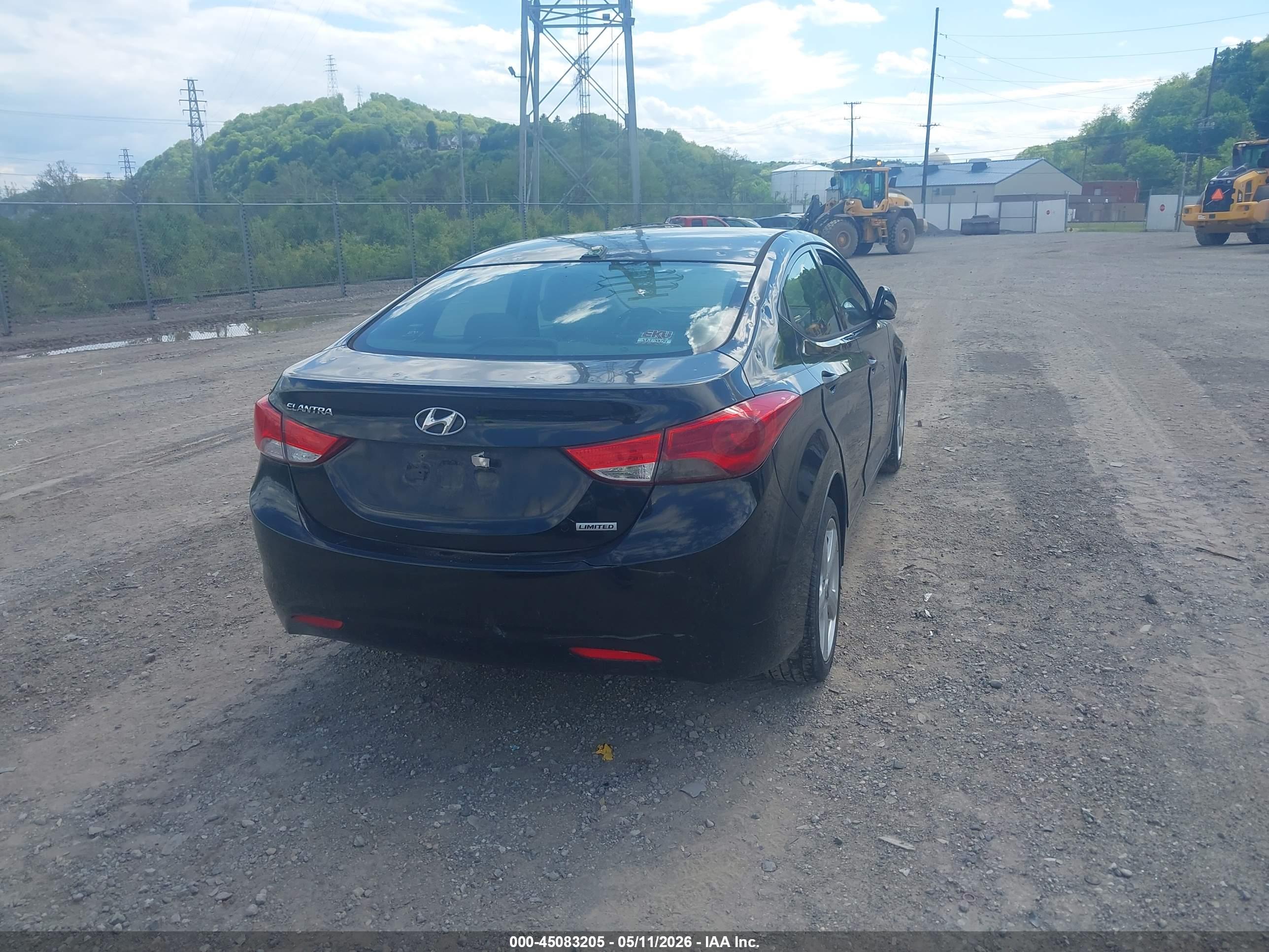HYUNDAI ELANTRA image 4