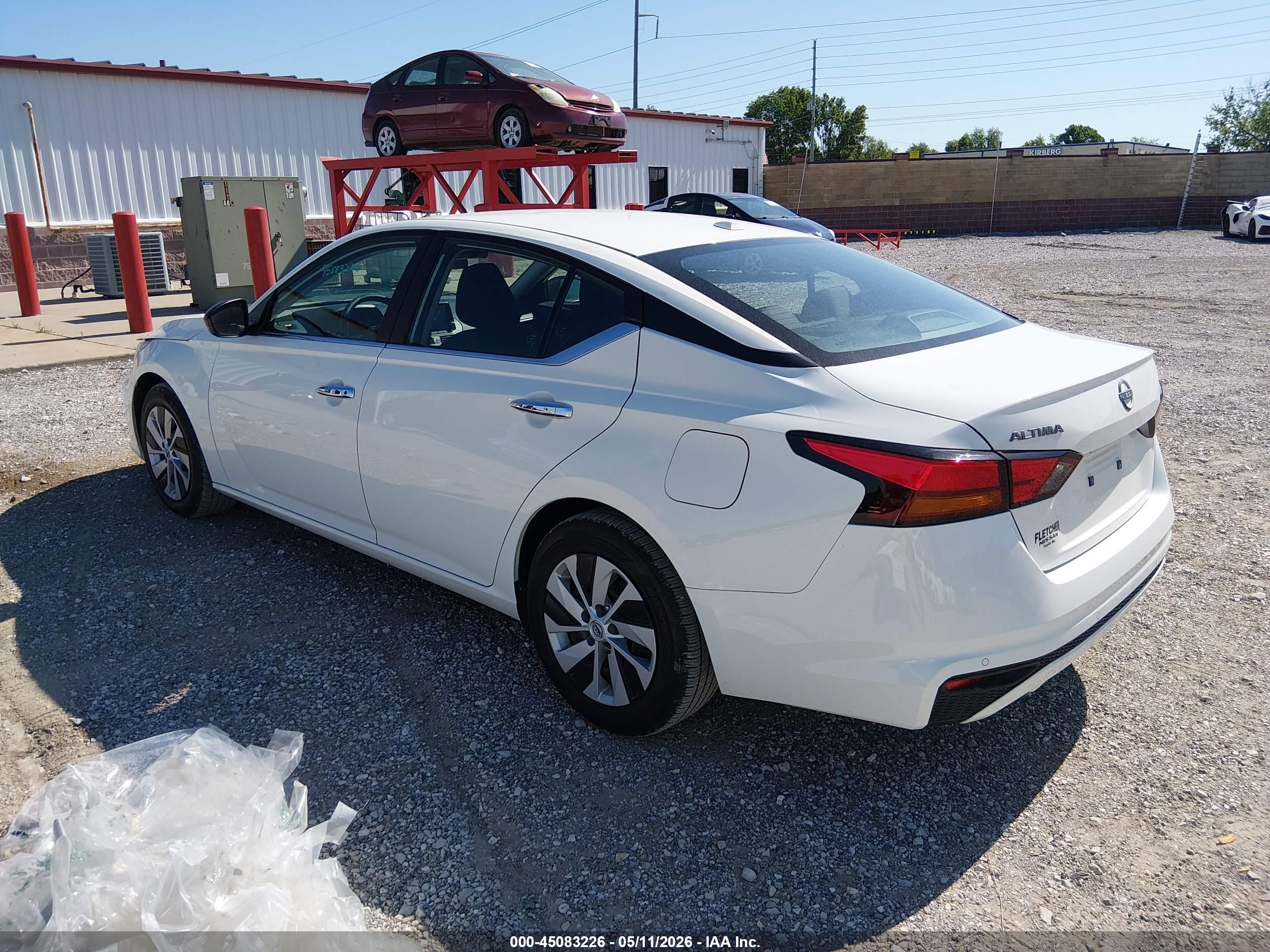 NISSAN ALTIMA image 3