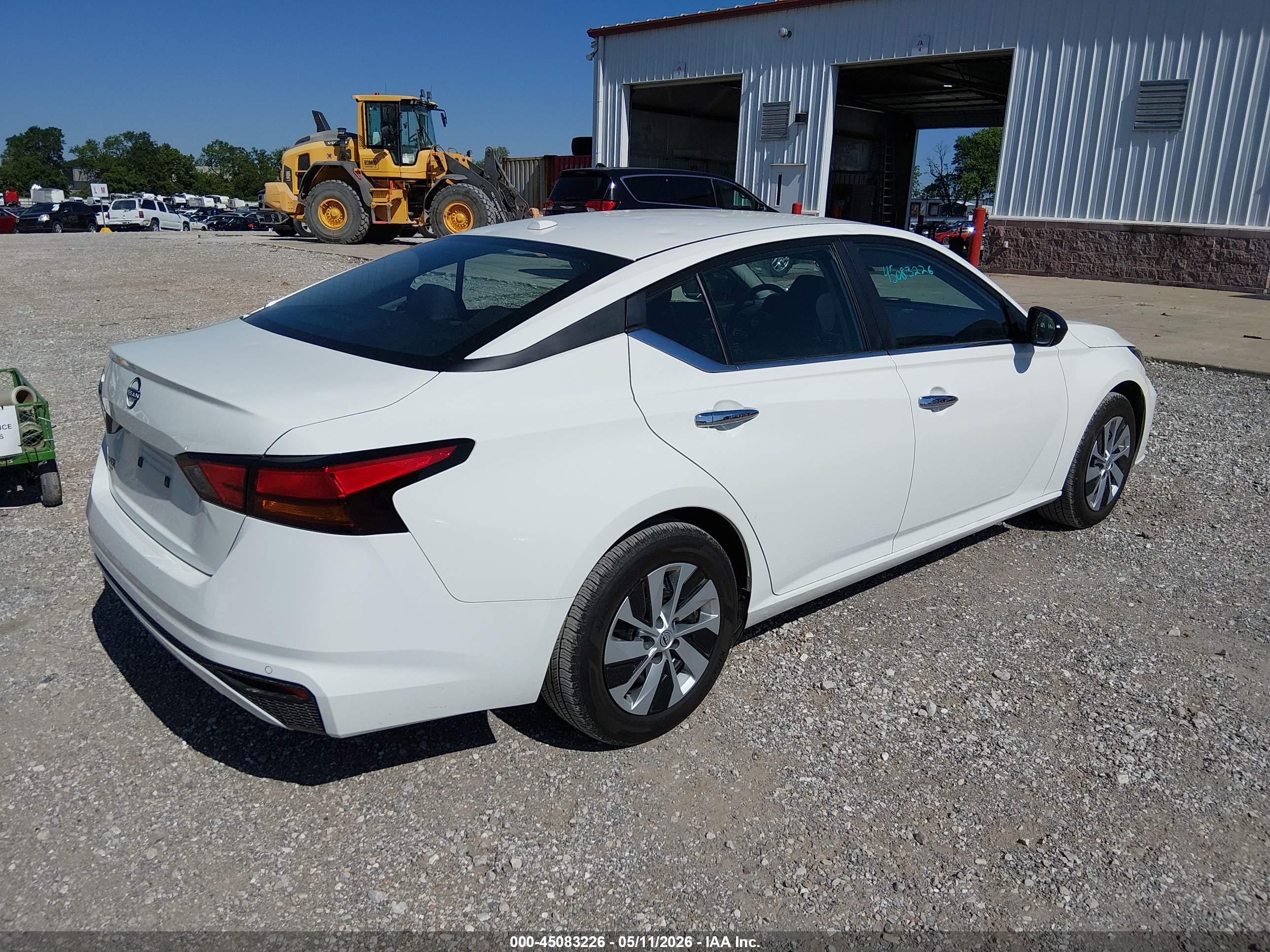 NISSAN ALTIMA image 4