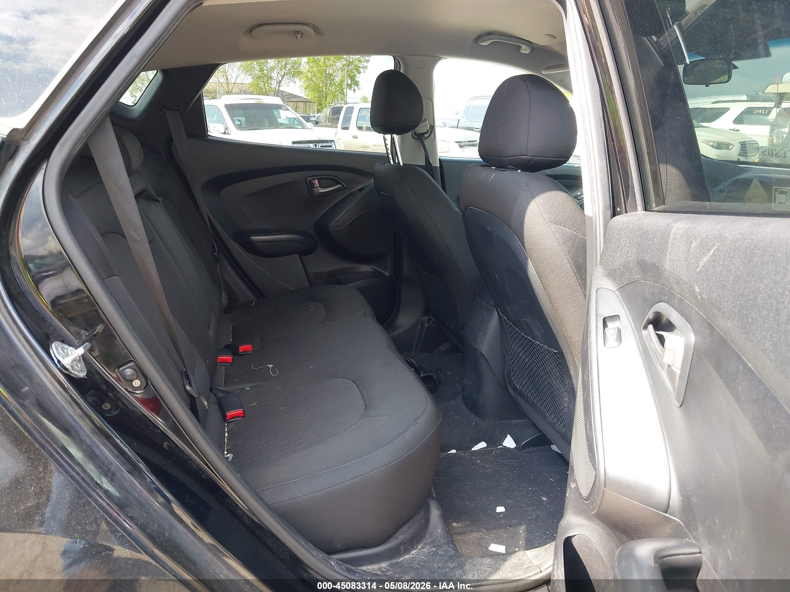 HYUNDAI TUCSON image 8