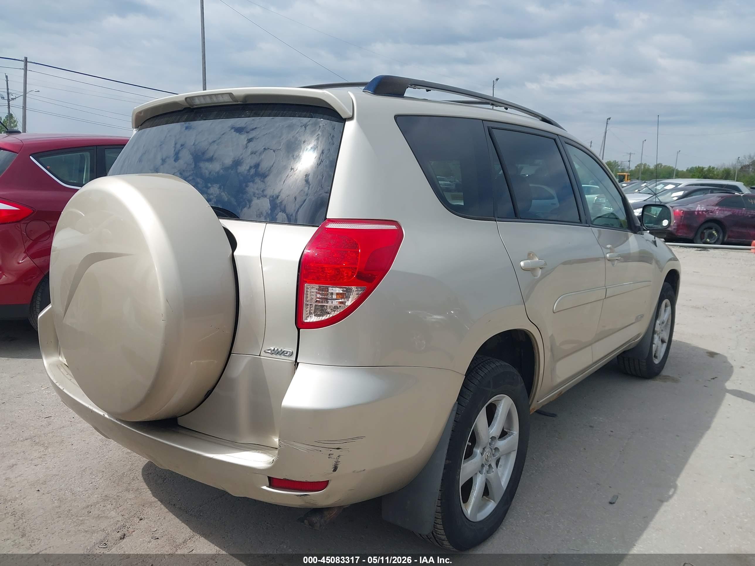 TOYOTA RAV4 image 4