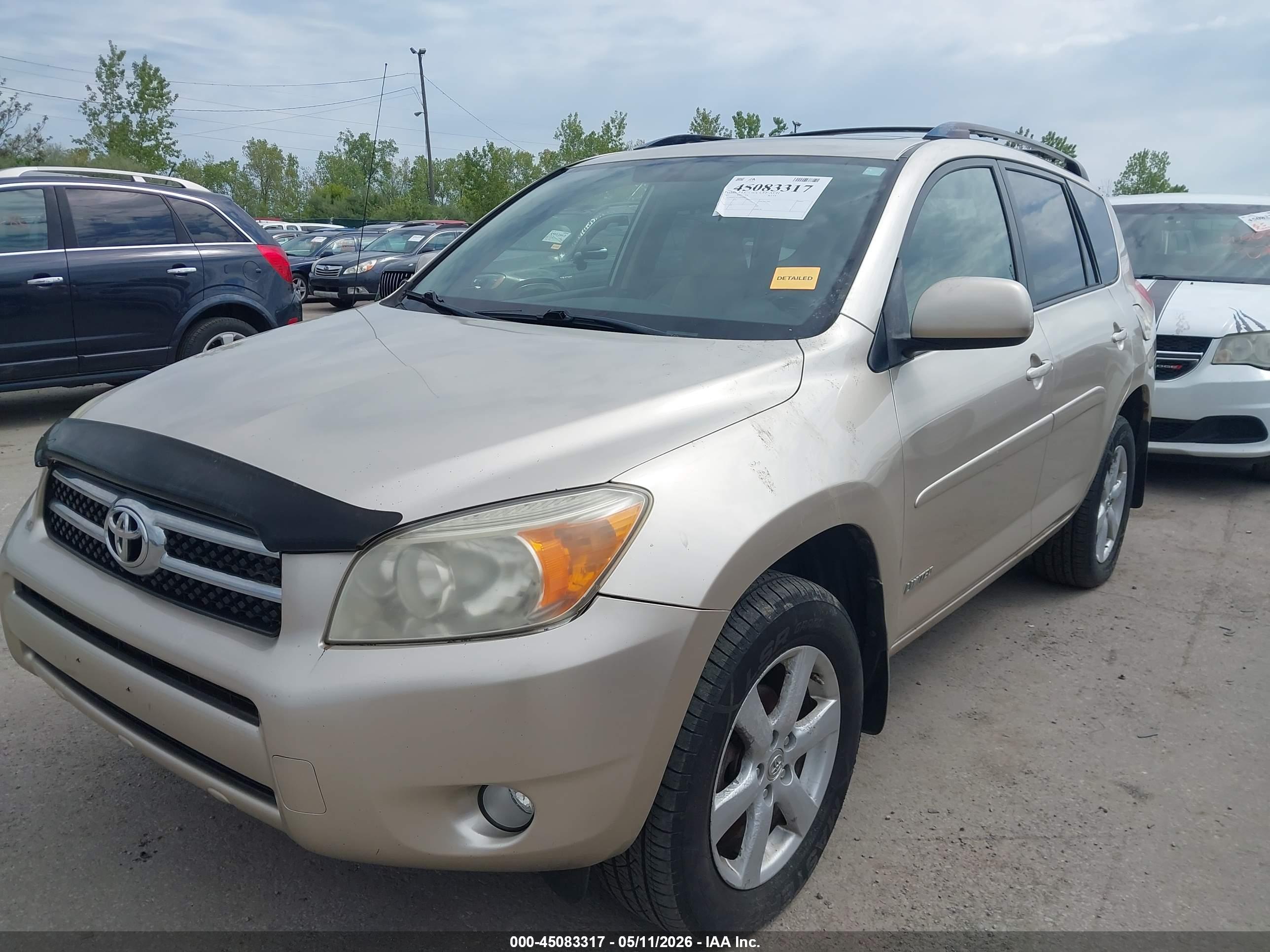 TOYOTA RAV4 image 6