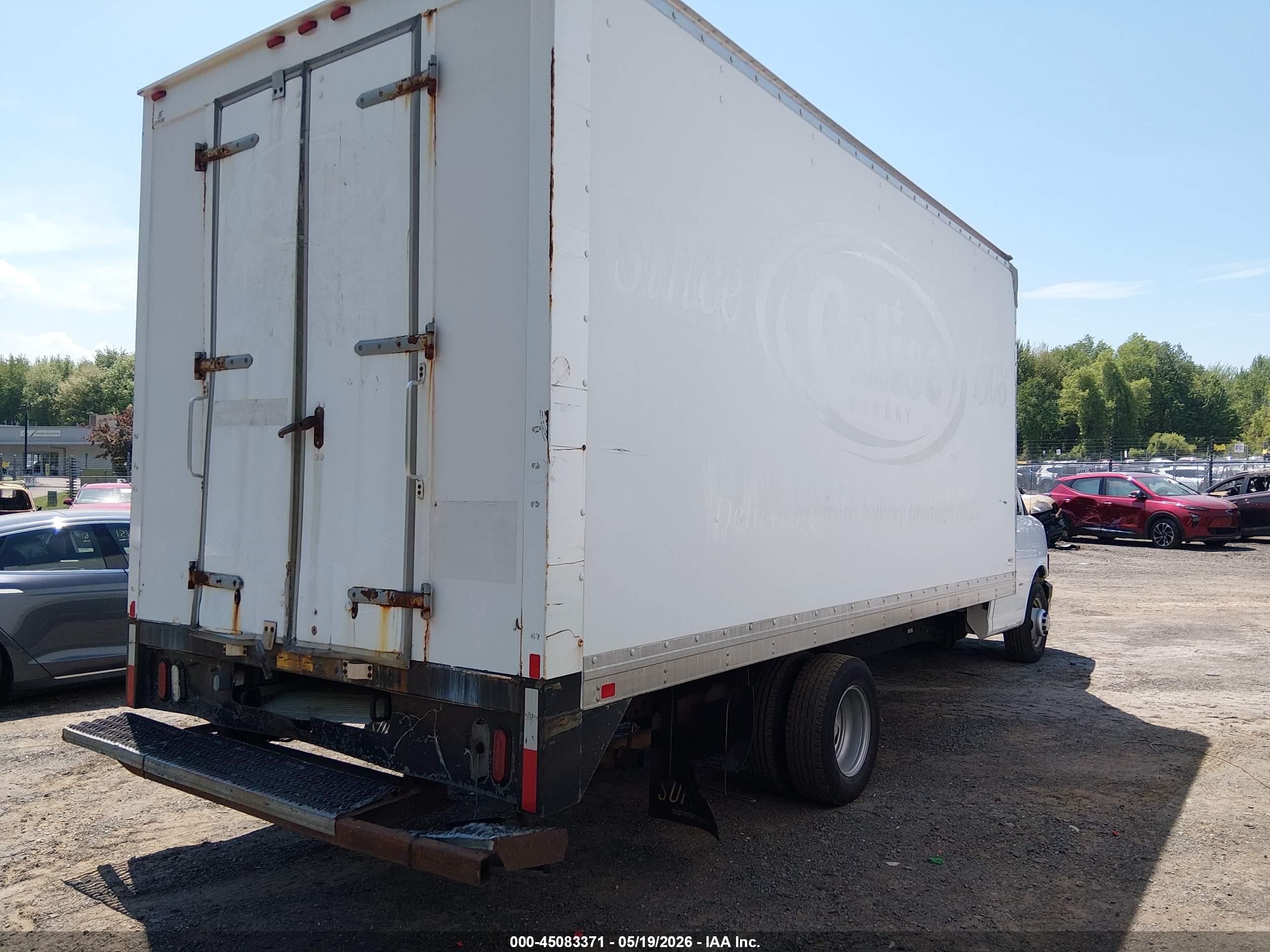 CHEVROLET EXPRESS image 4