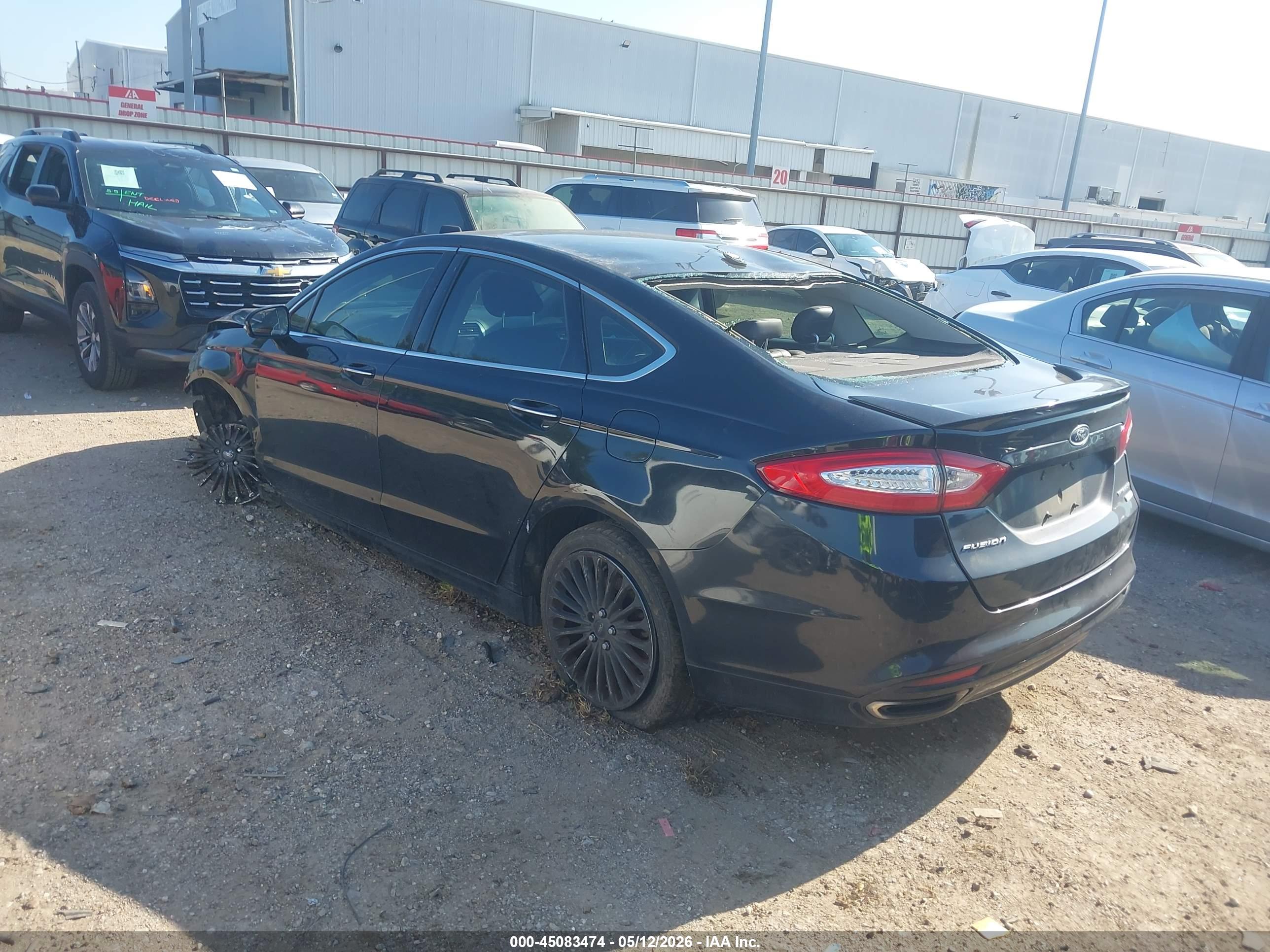 FORD FUSION image 3