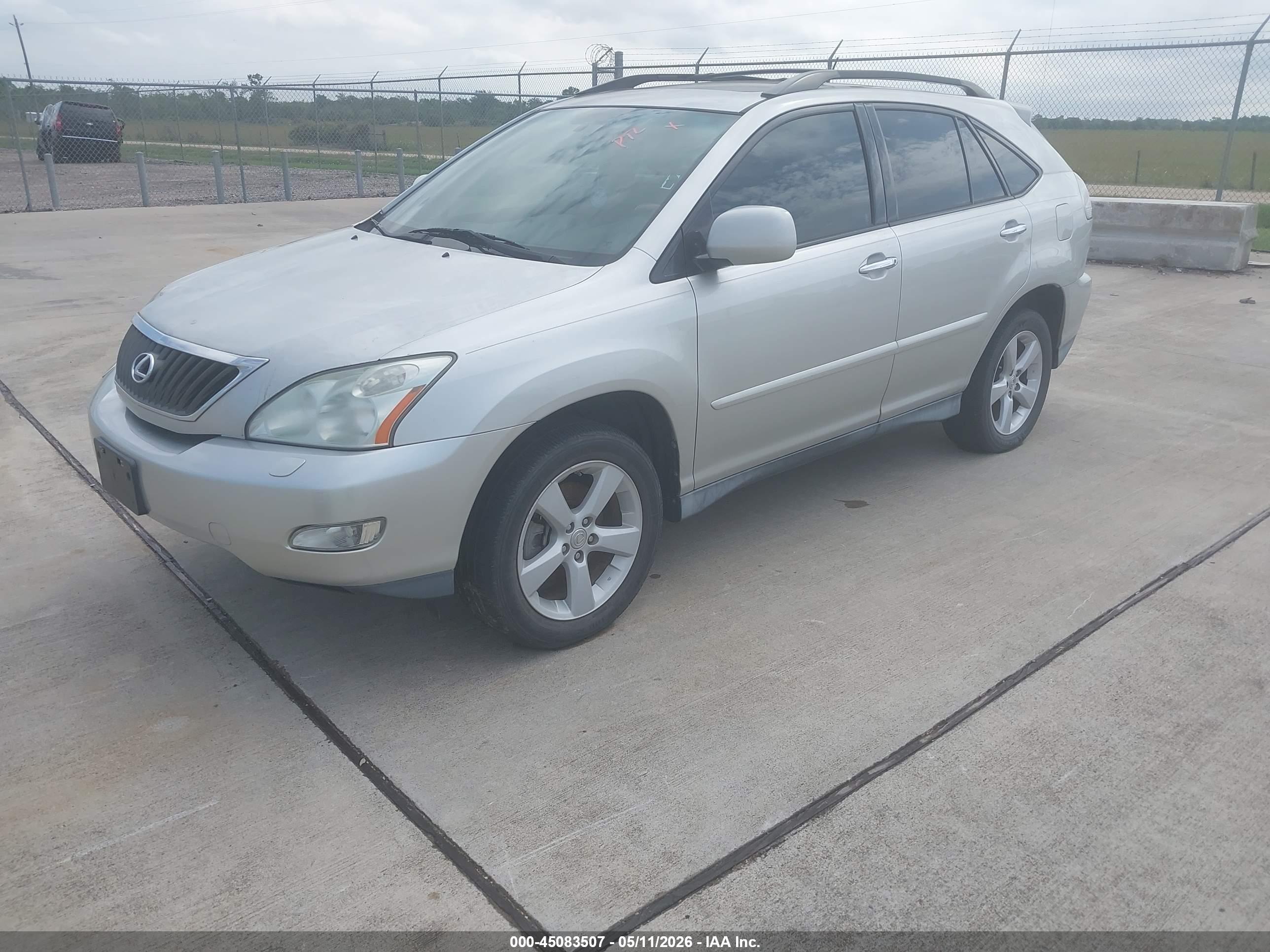 LEXUS RX image 2