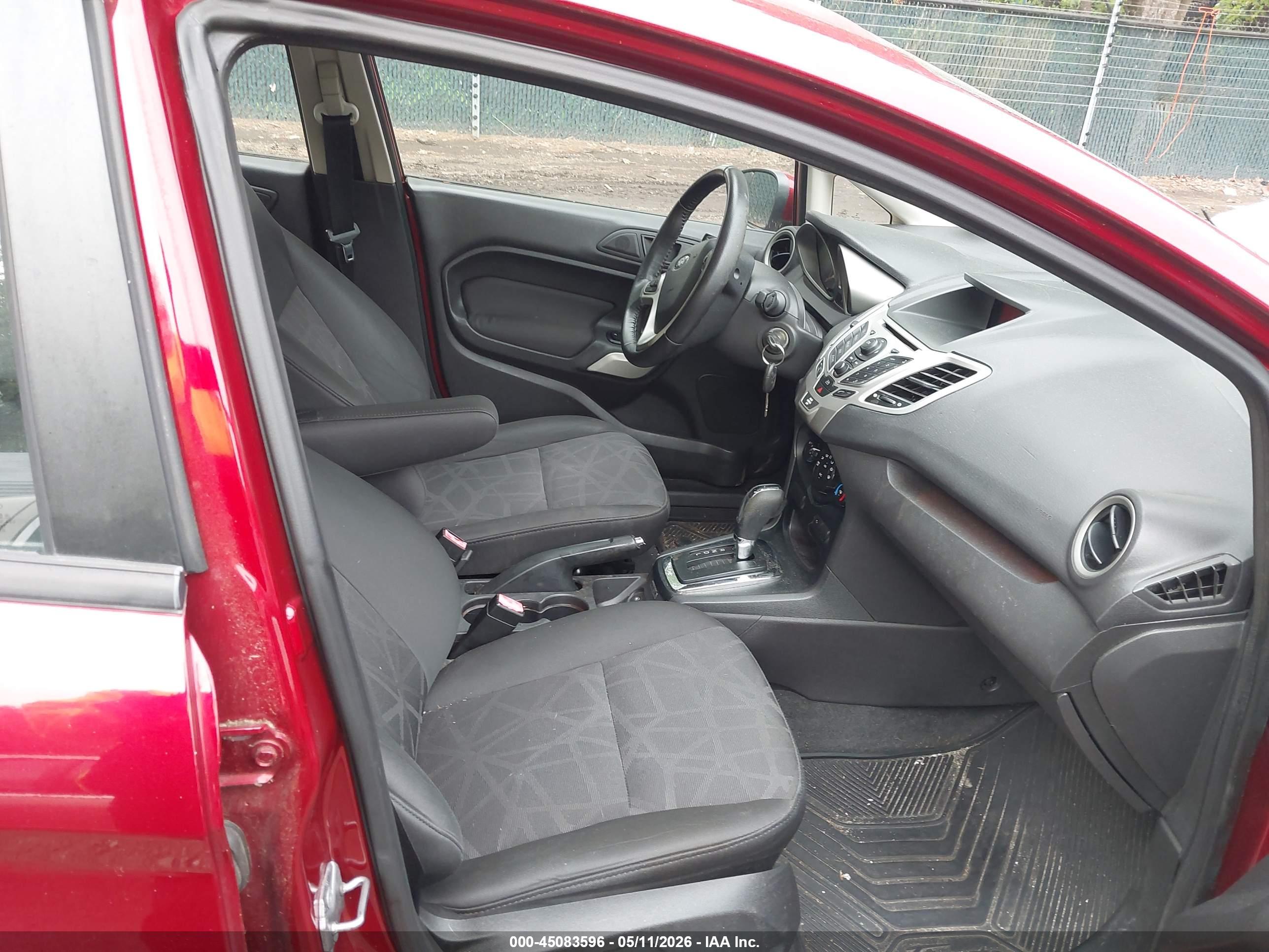 FORD FIESTA image 5