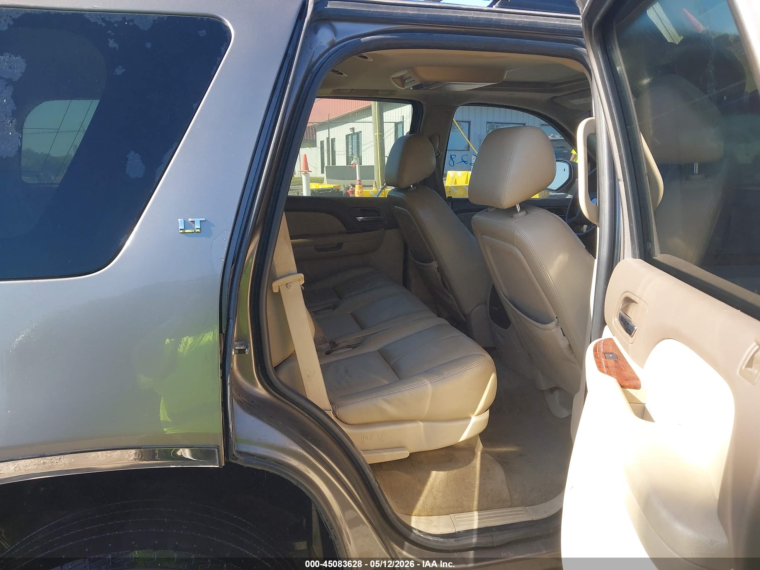 CHEVROLET TAHOE image 8