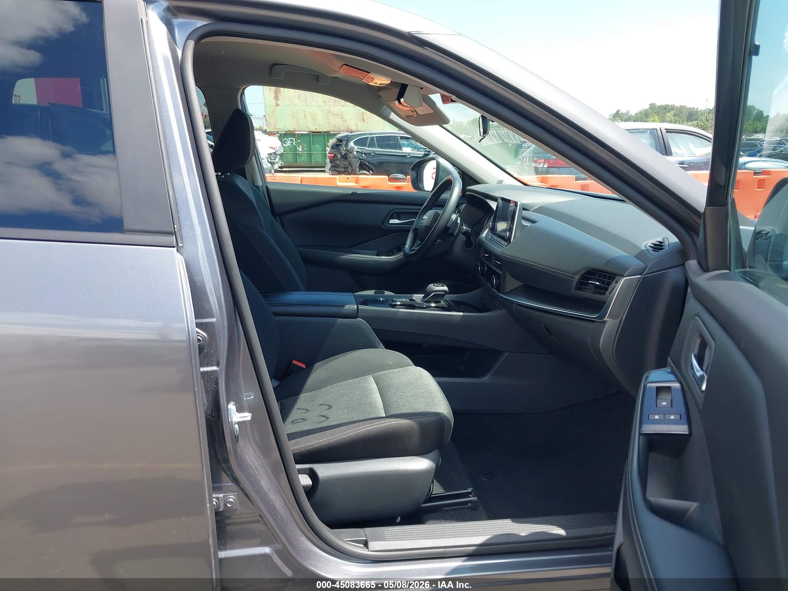 NISSAN ROGUE image 5
