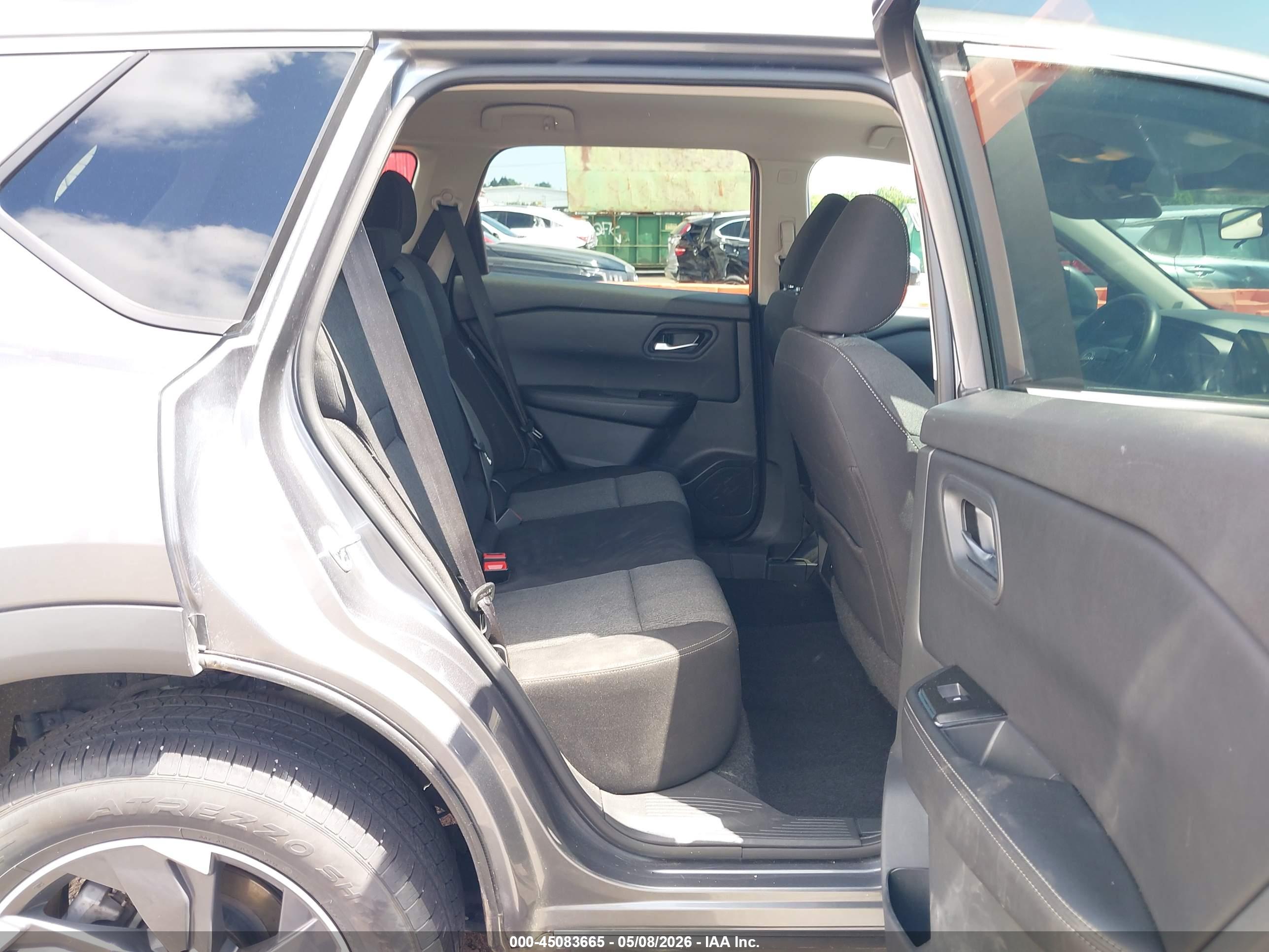 NISSAN ROGUE image 8