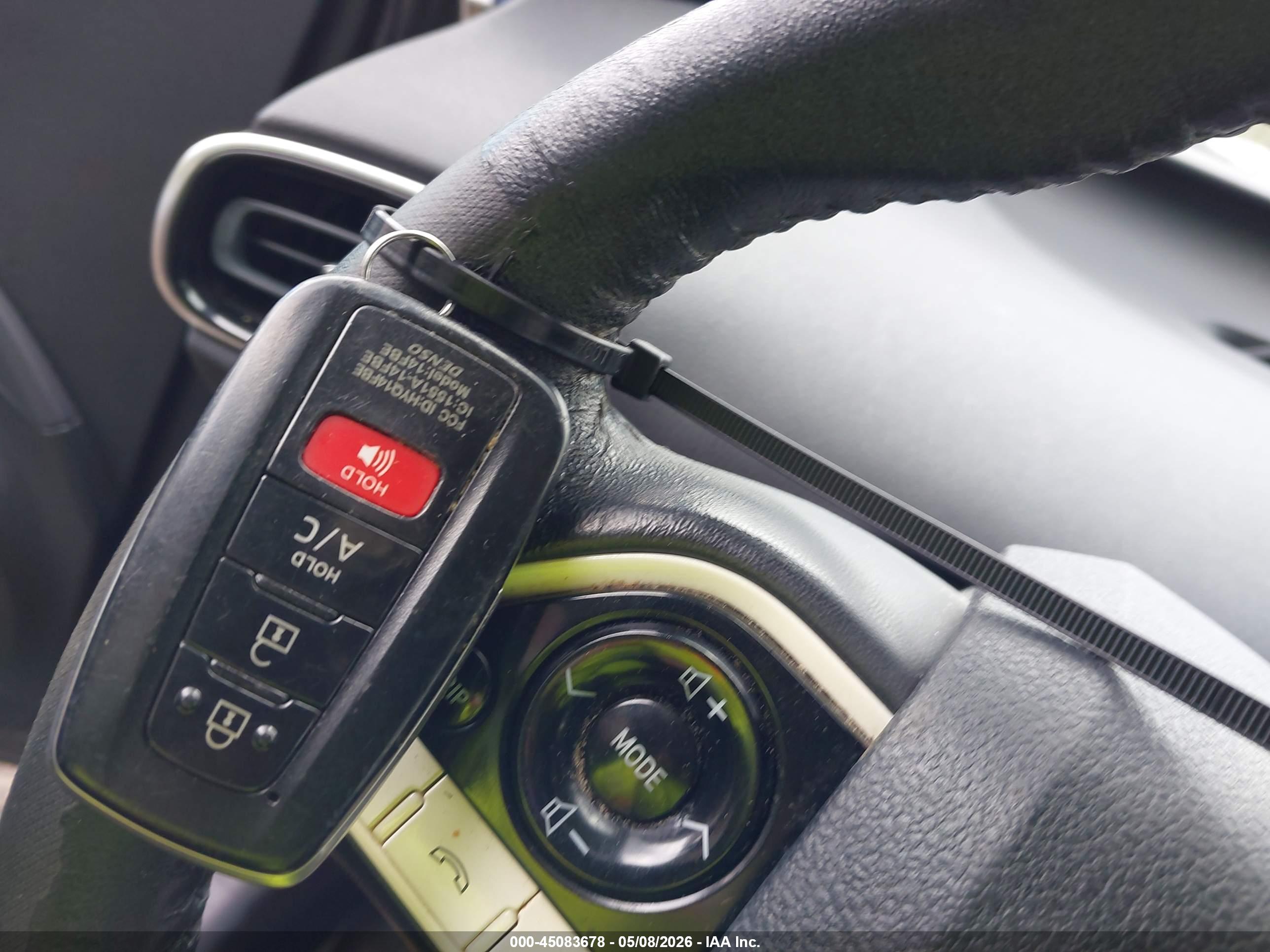 TOYOTA PRIUS image 11