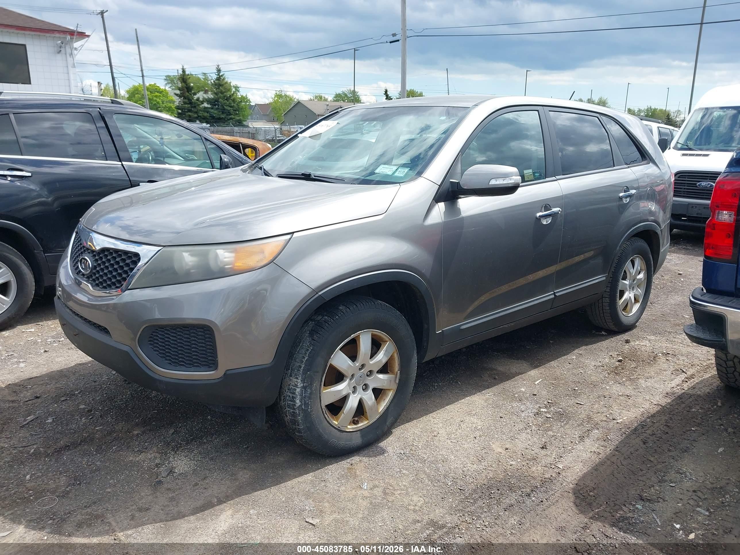 KIA SORENTO image 2